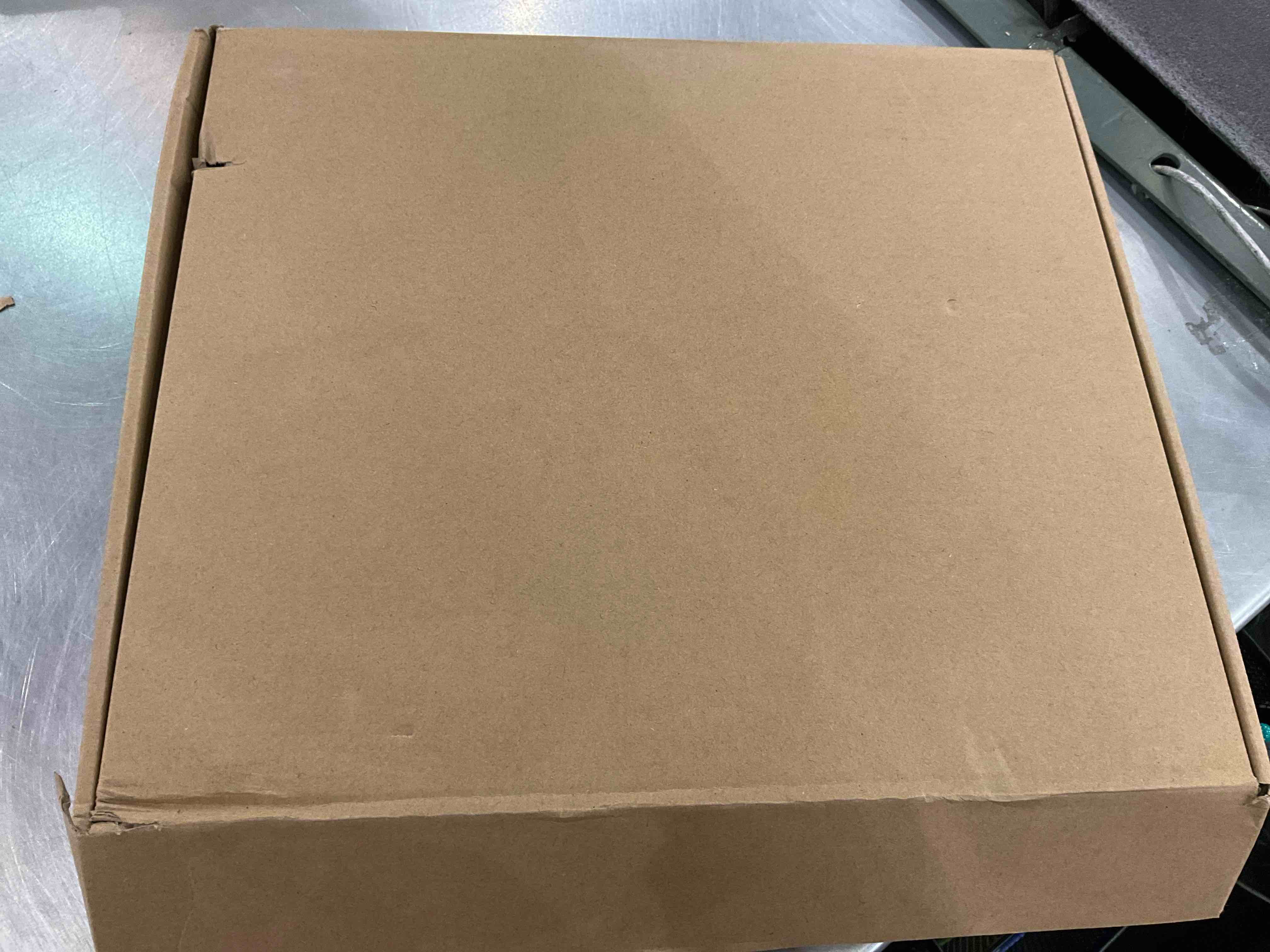https://s3.amazonaws.com/lotting-images-prod/bidfta/EXS00756021_1703009645968.jpeg