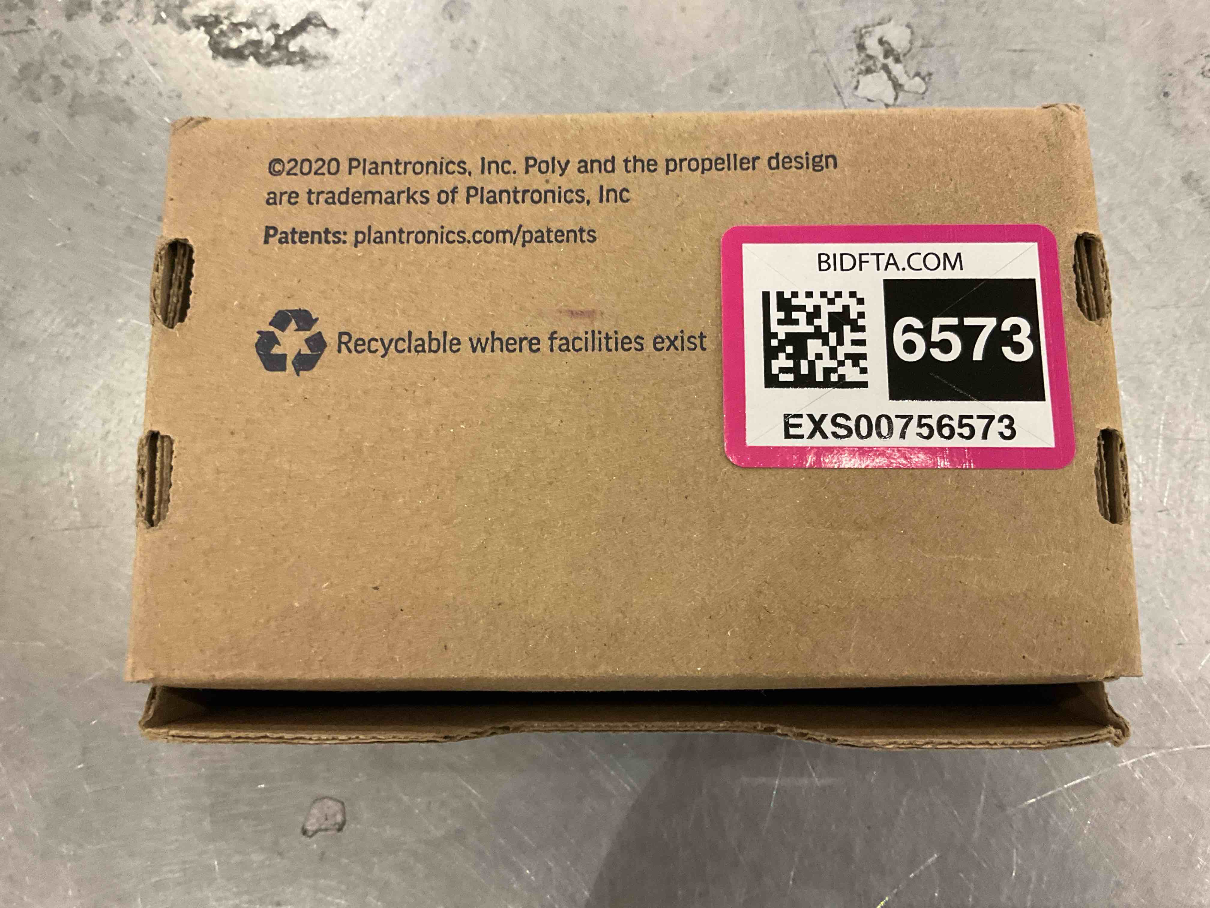 https://s3.amazonaws.com/lotting-images-prod/bidfta/EXS00756573_1702910591694.jpeg