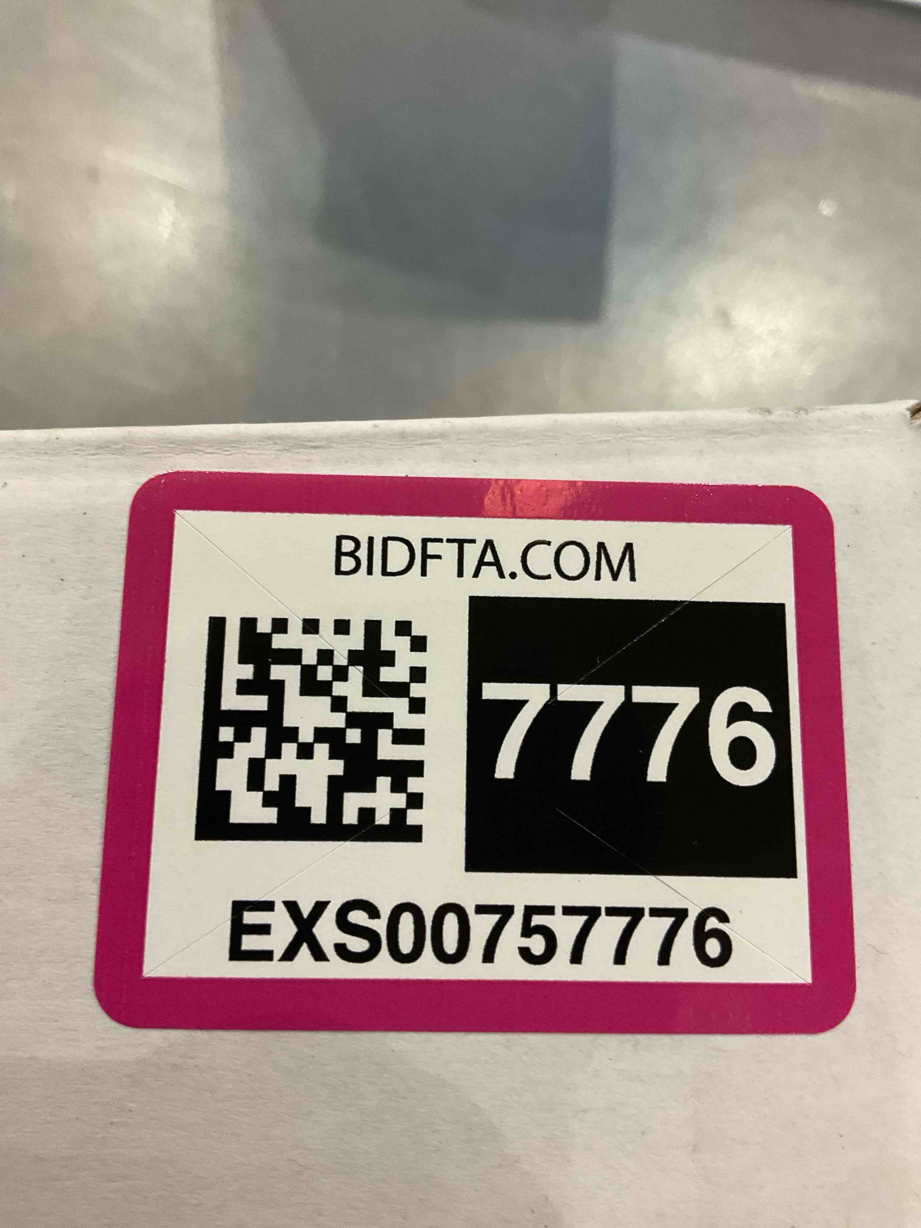 https://s3.amazonaws.com/lotting-images-prod/bidfta/EXS00757776_1702485103187.jpeg