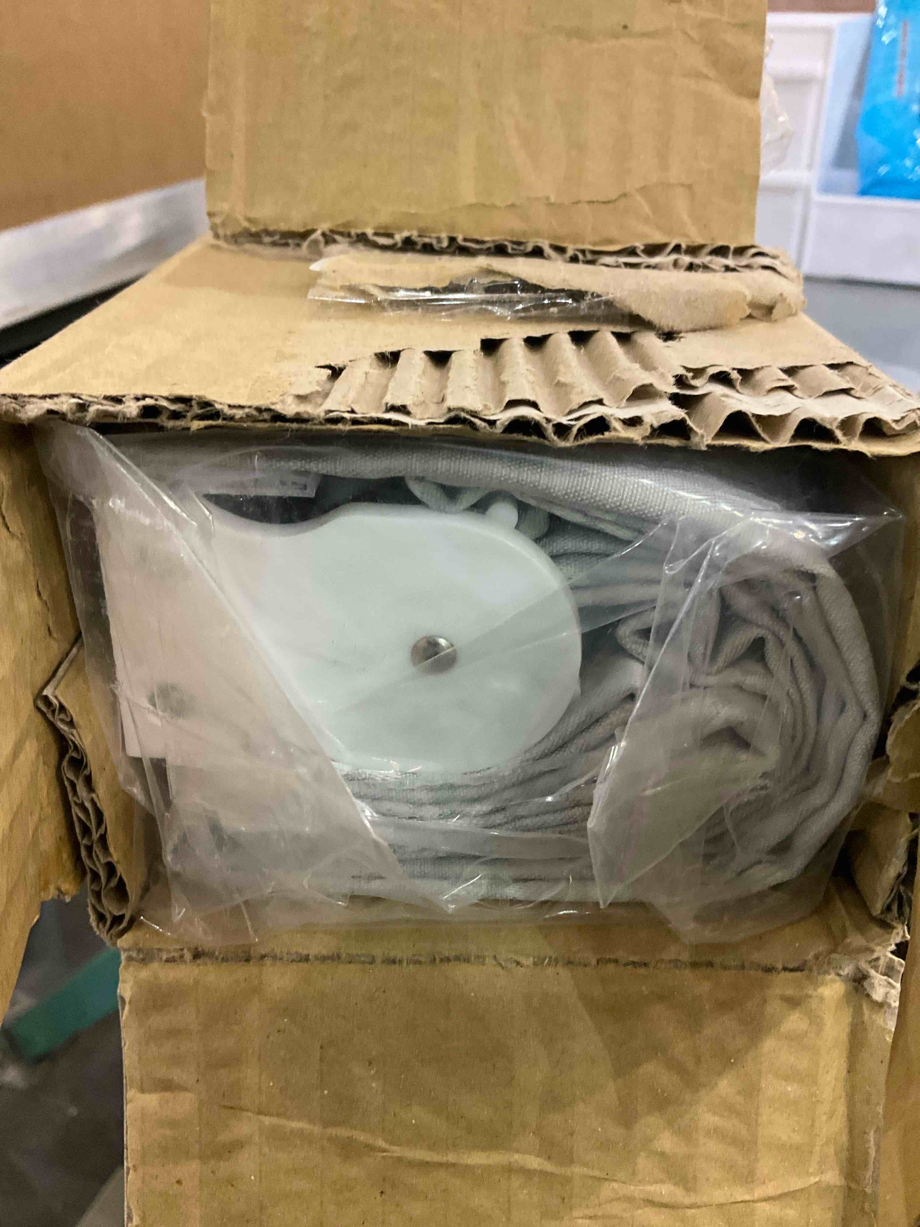 https://s3.amazonaws.com/lotting-images-prod/bidfta/EXS00757818_1702497564697.jpeg