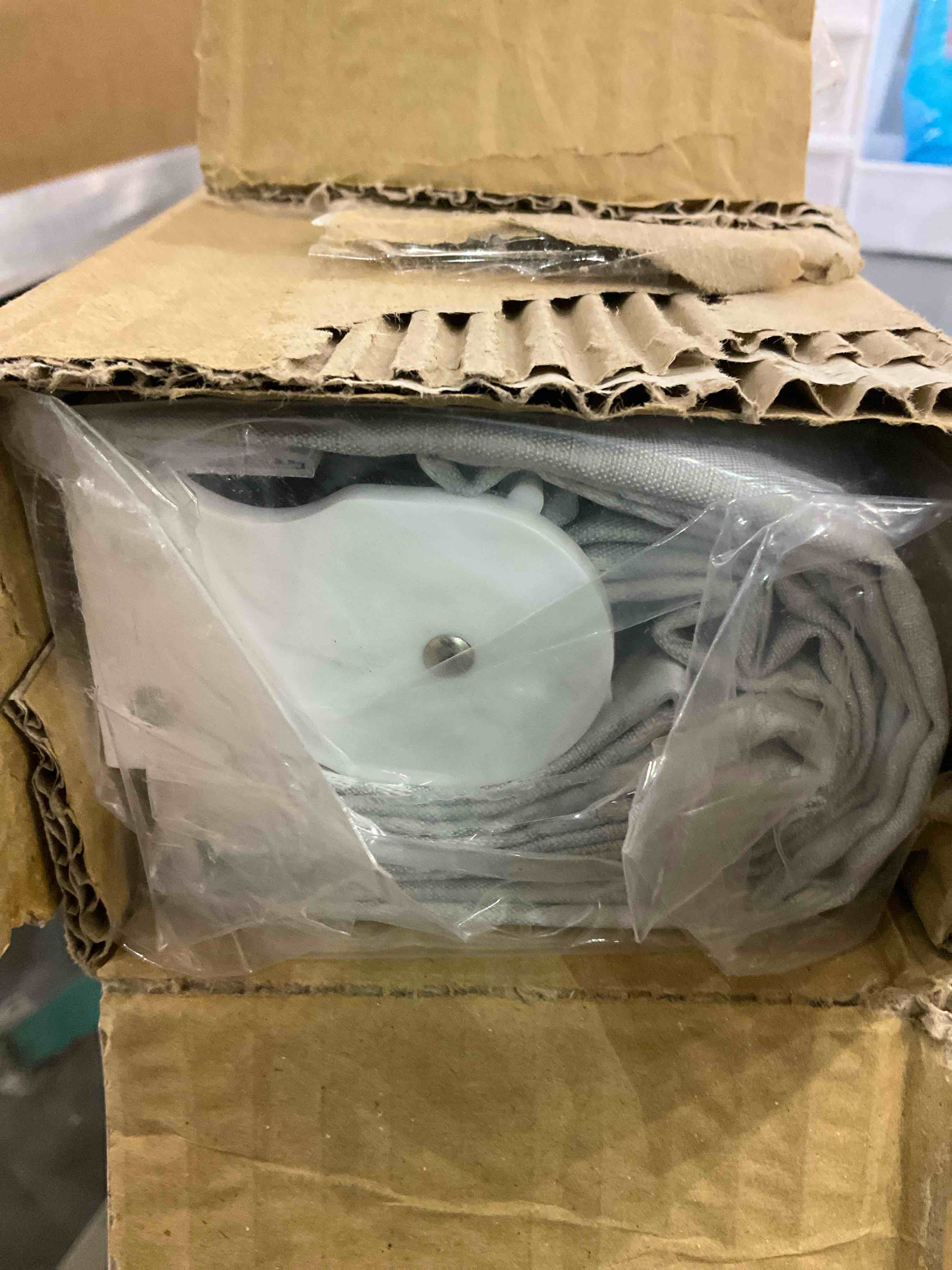 https://s3.amazonaws.com/lotting-images-prod/bidfta/EXS00757818_1702497565895.jpeg