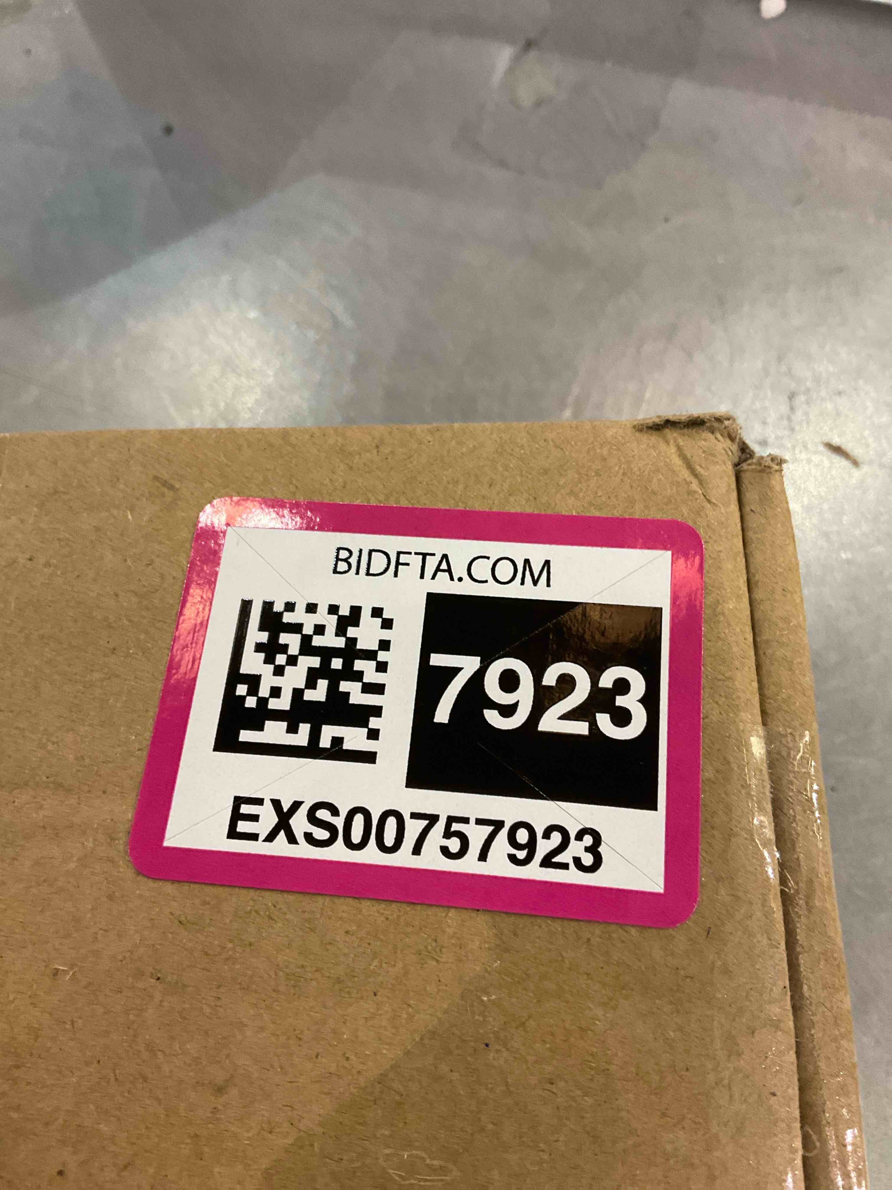 https://s3.amazonaws.com/lotting-images-prod/bidfta/EXS00757923_1702571947875.jpeg