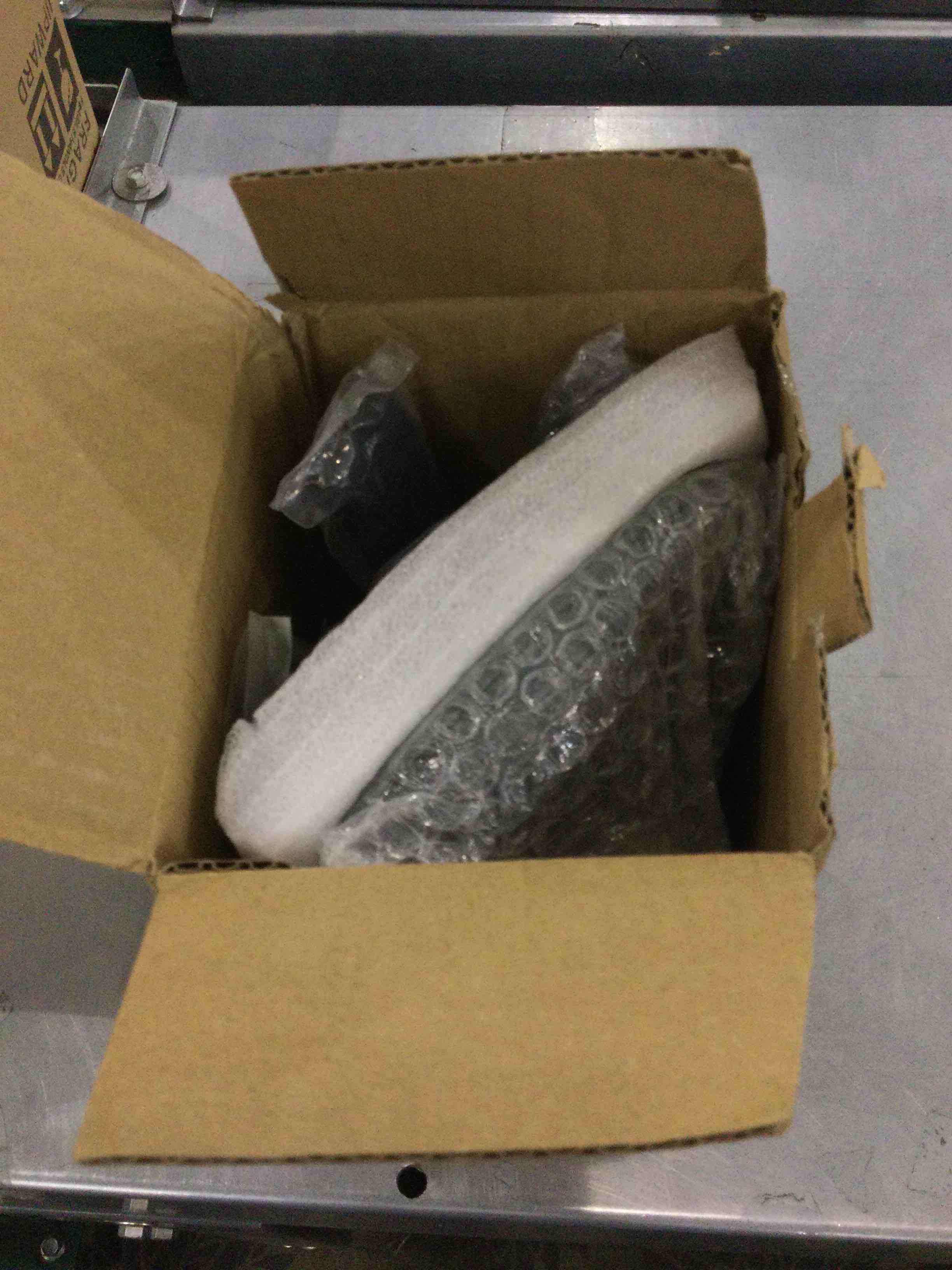 https://s3.amazonaws.com/lotting-images-prod/bidfta/EXS00758526_1702471637353.jpeg
