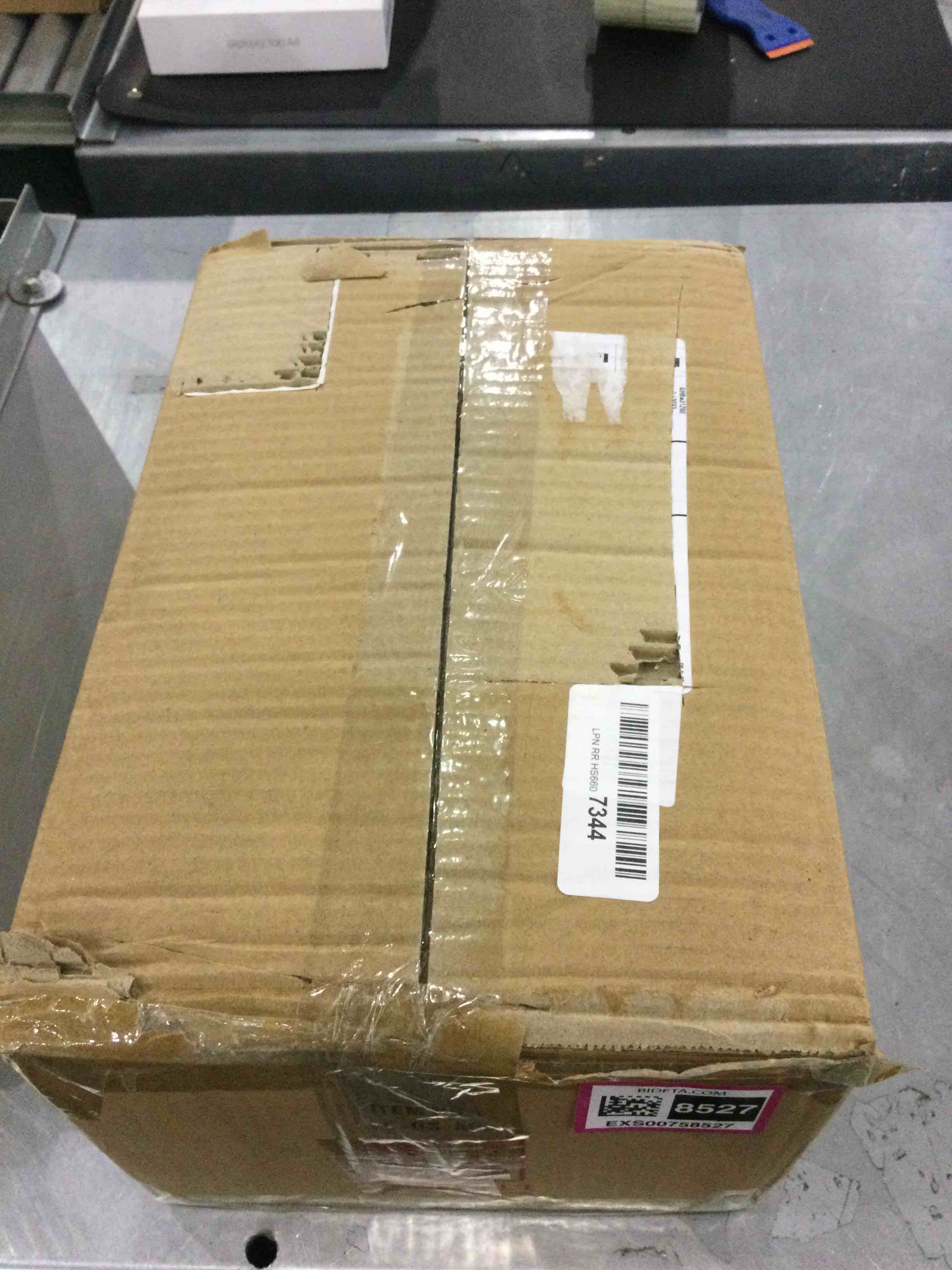 https://s3.amazonaws.com/lotting-images-prod/bidfta/EXS00758527_1702471468488.jpeg