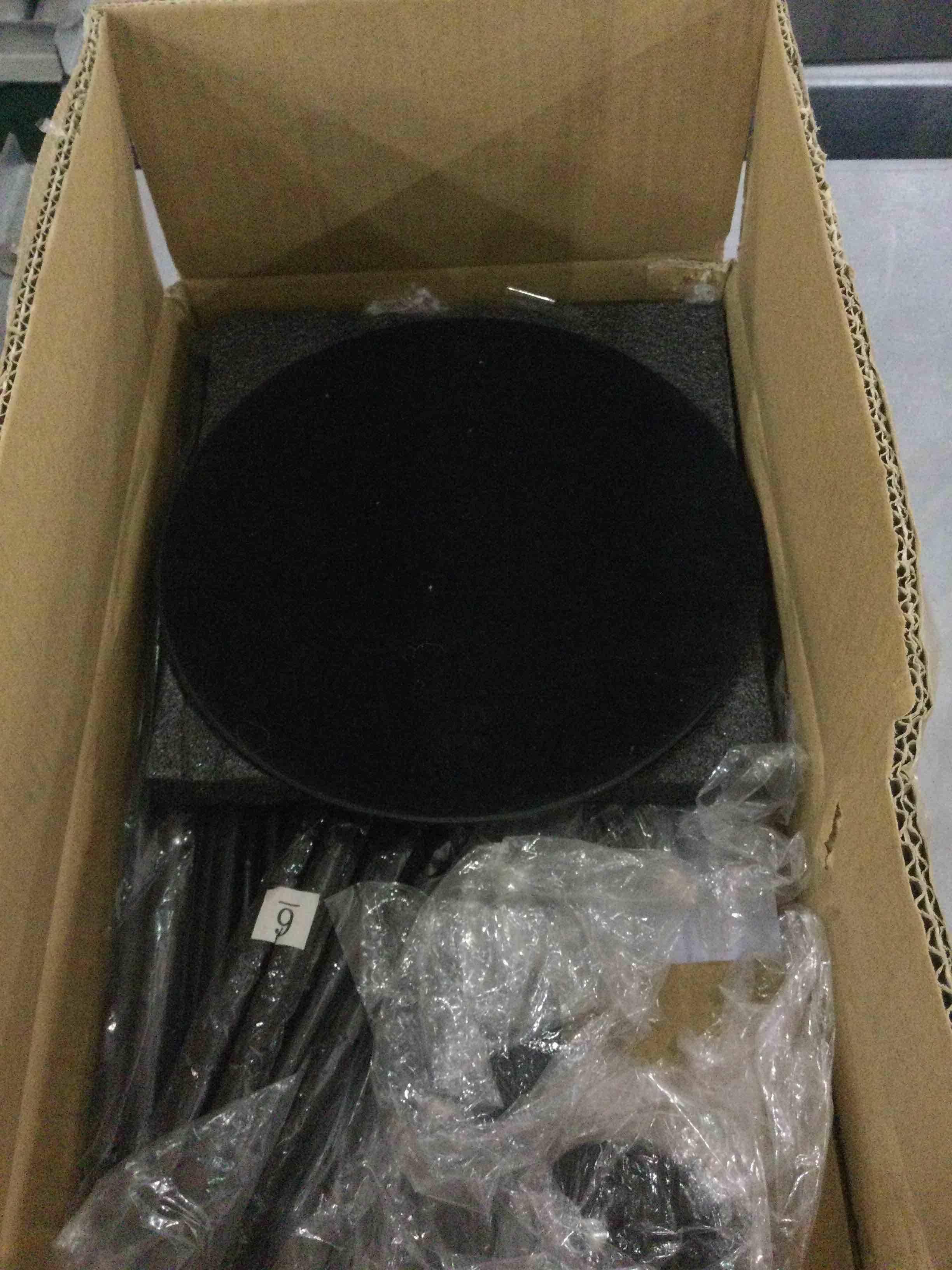 https://s3.amazonaws.com/lotting-images-prod/bidfta/EXS00758713_1702558964283.jpeg