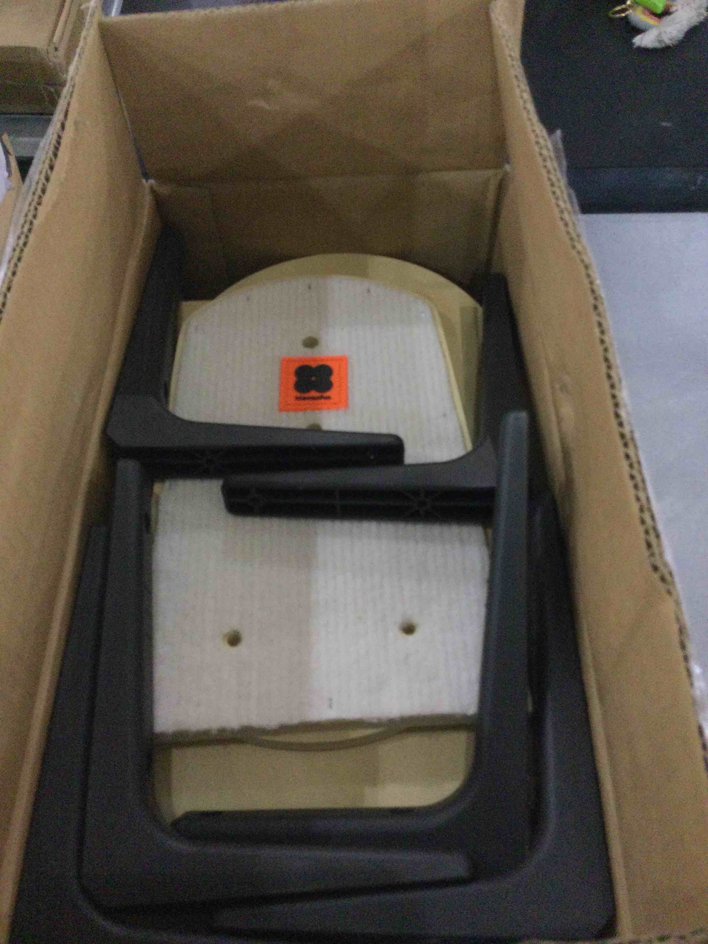 https://s3.amazonaws.com/lotting-images-prod/bidfta/EXS00759000_1702907498472.jpeg