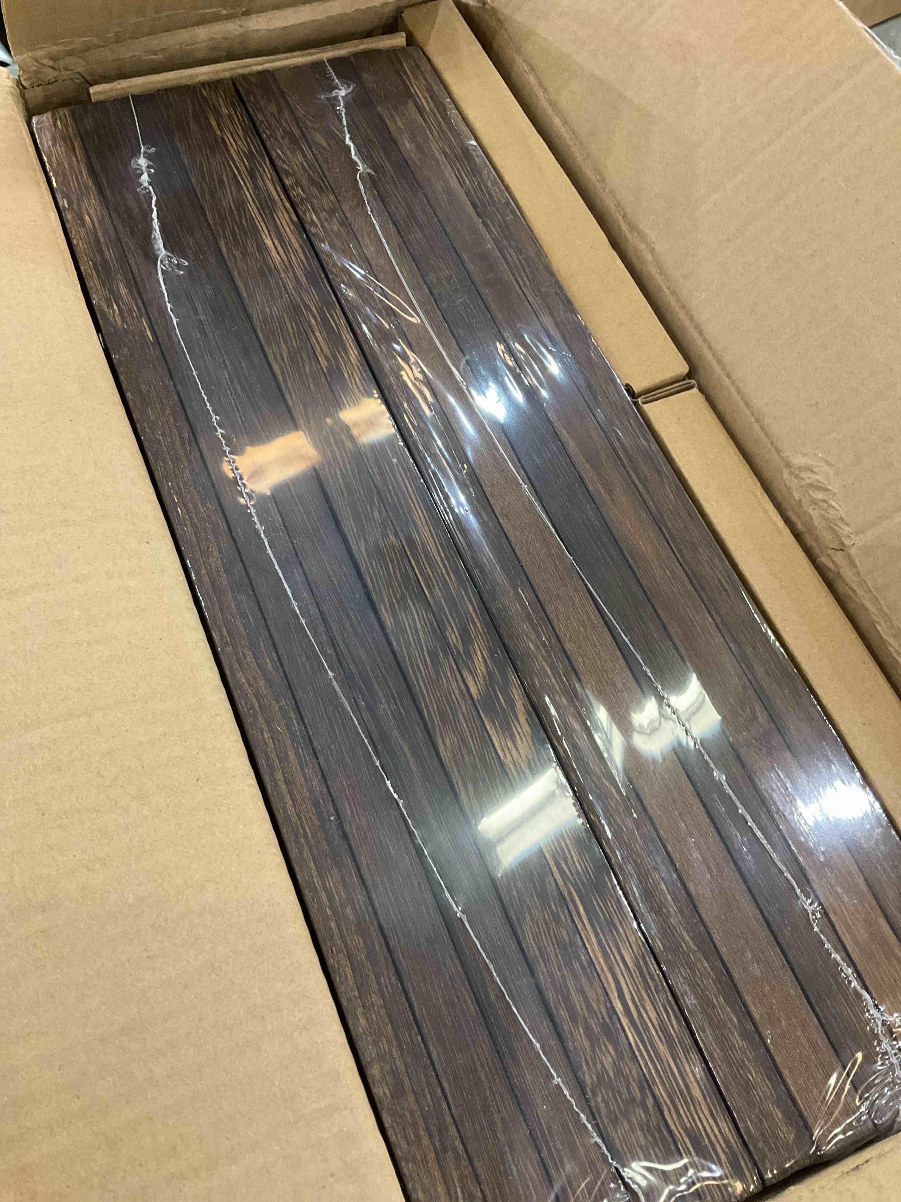 https://s3.amazonaws.com/lotting-images-prod/bidfta/EXS00759009_1702571125376.jpeg