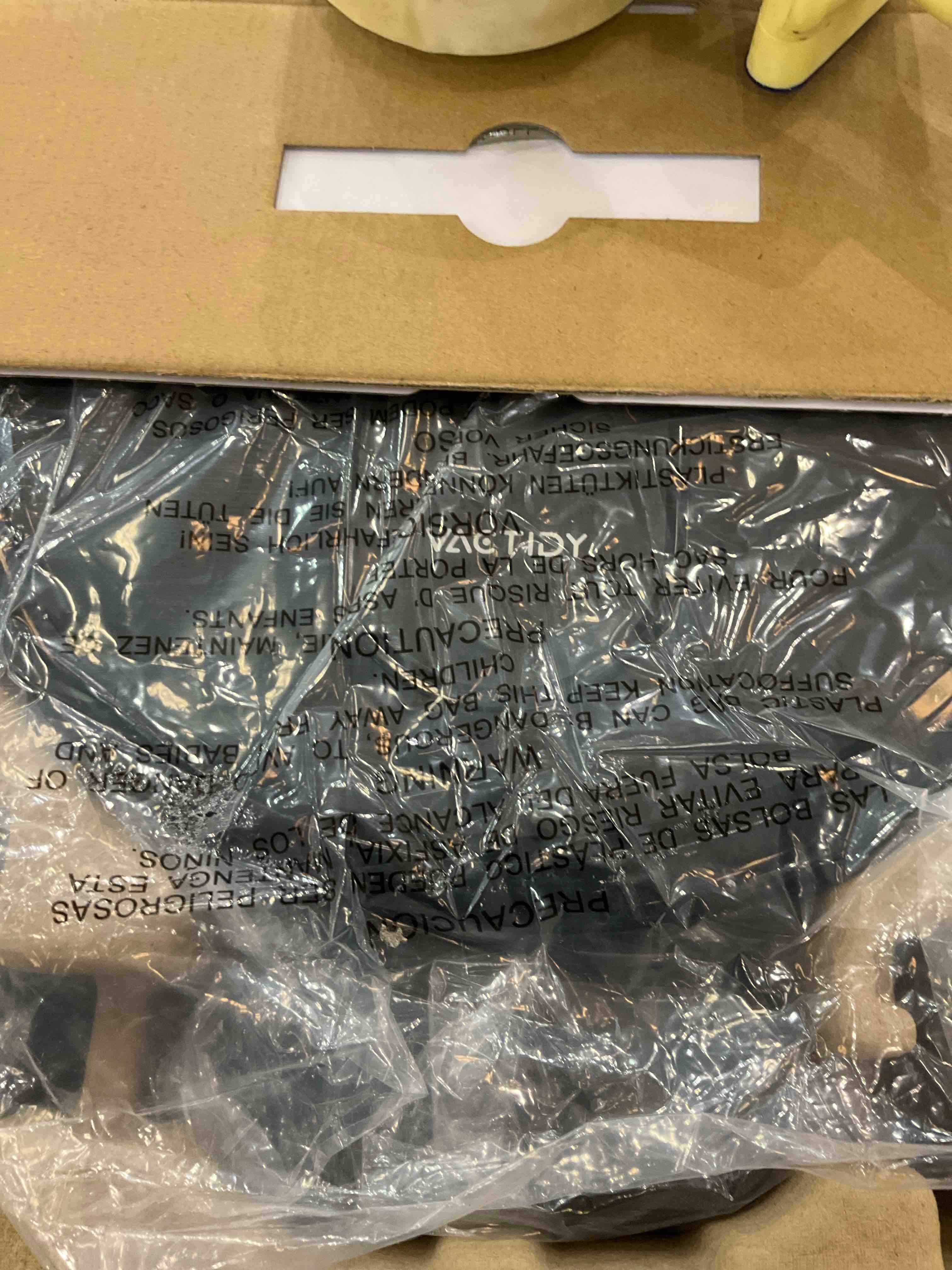 https://s3.amazonaws.com/lotting-images-prod/bidfta/EXS00759055_1702580109410.jpeg
