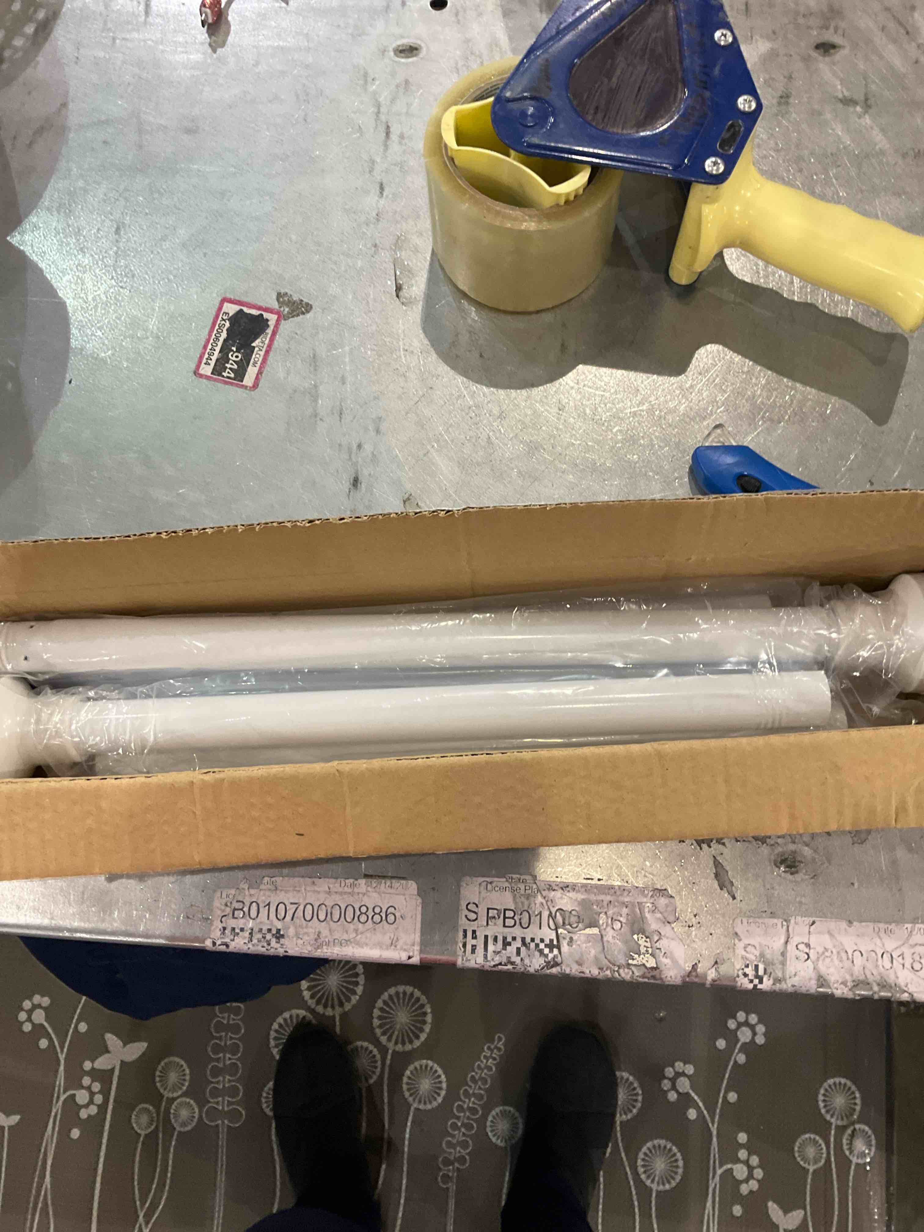 https://s3.amazonaws.com/lotting-images-prod/bidfta/EXS00759394_1702989042046.jpeg