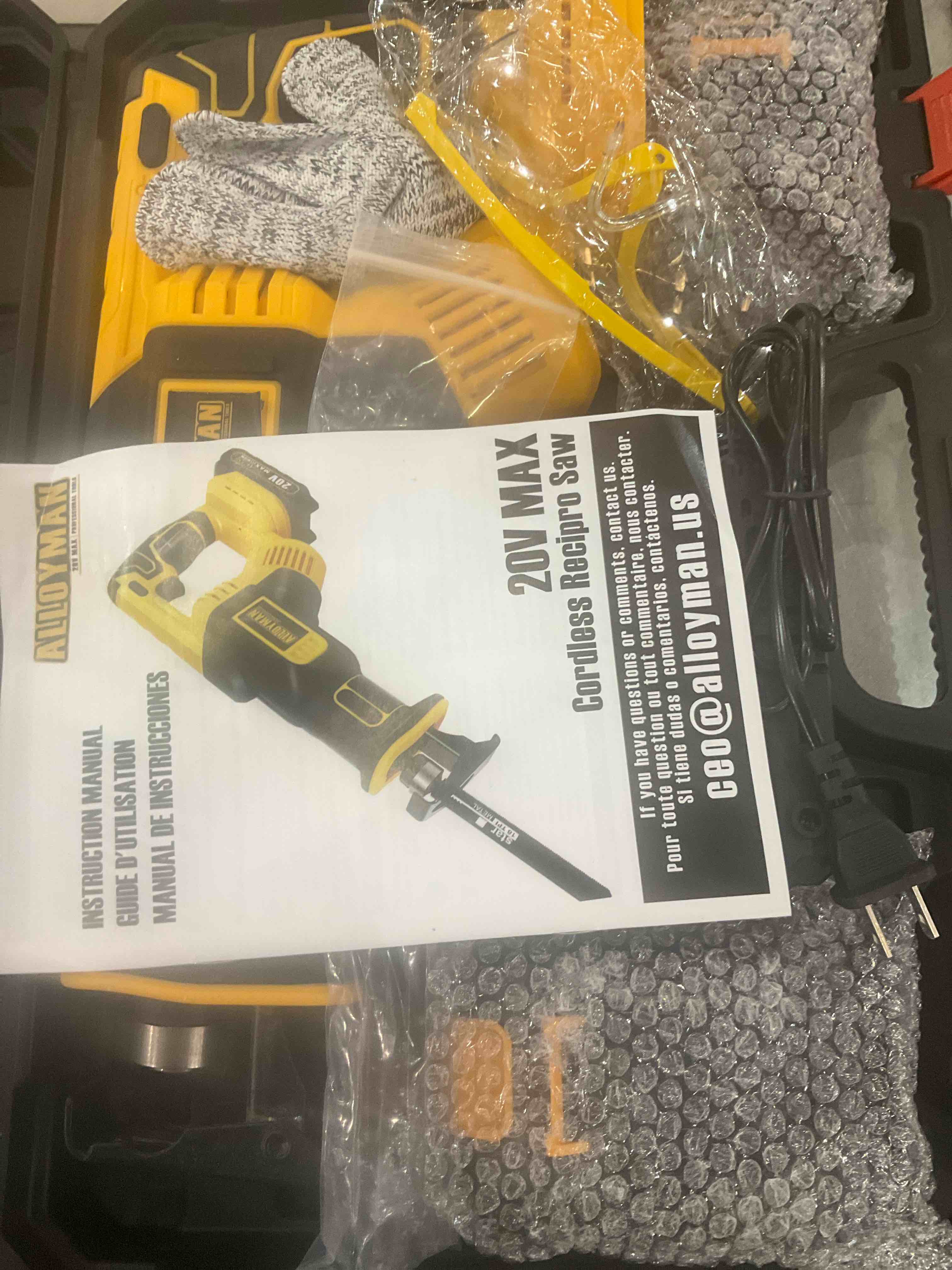 https://s3.amazonaws.com/lotting-images-prod/bidfta/EXS00759515_1702670891395.jpeg