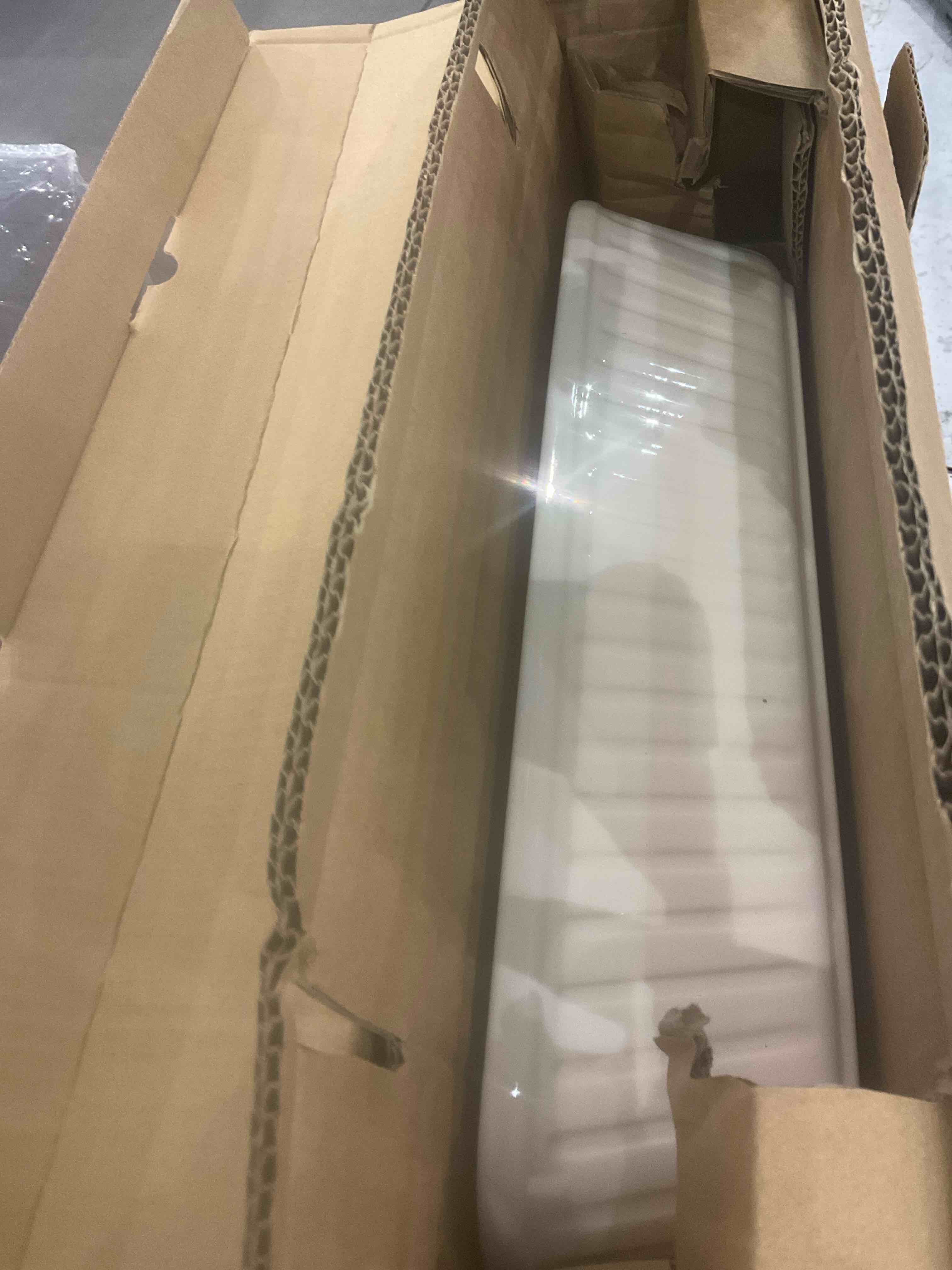 https://s3.amazonaws.com/lotting-images-prod/bidfta/EXS00759733_1702992317336.jpeg
