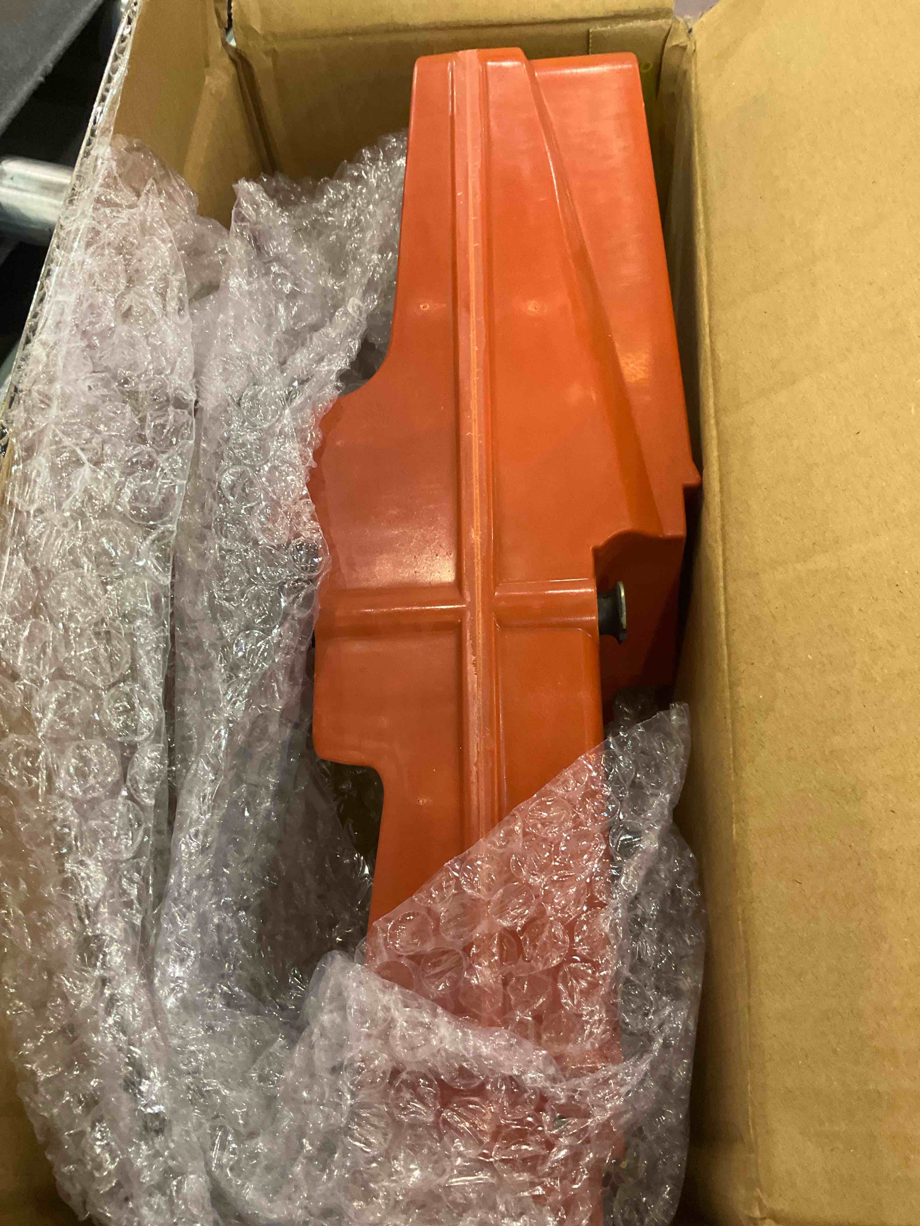 https://s3.amazonaws.com/lotting-images-prod/bidfta/EXS00759901_1703085584101.jpeg