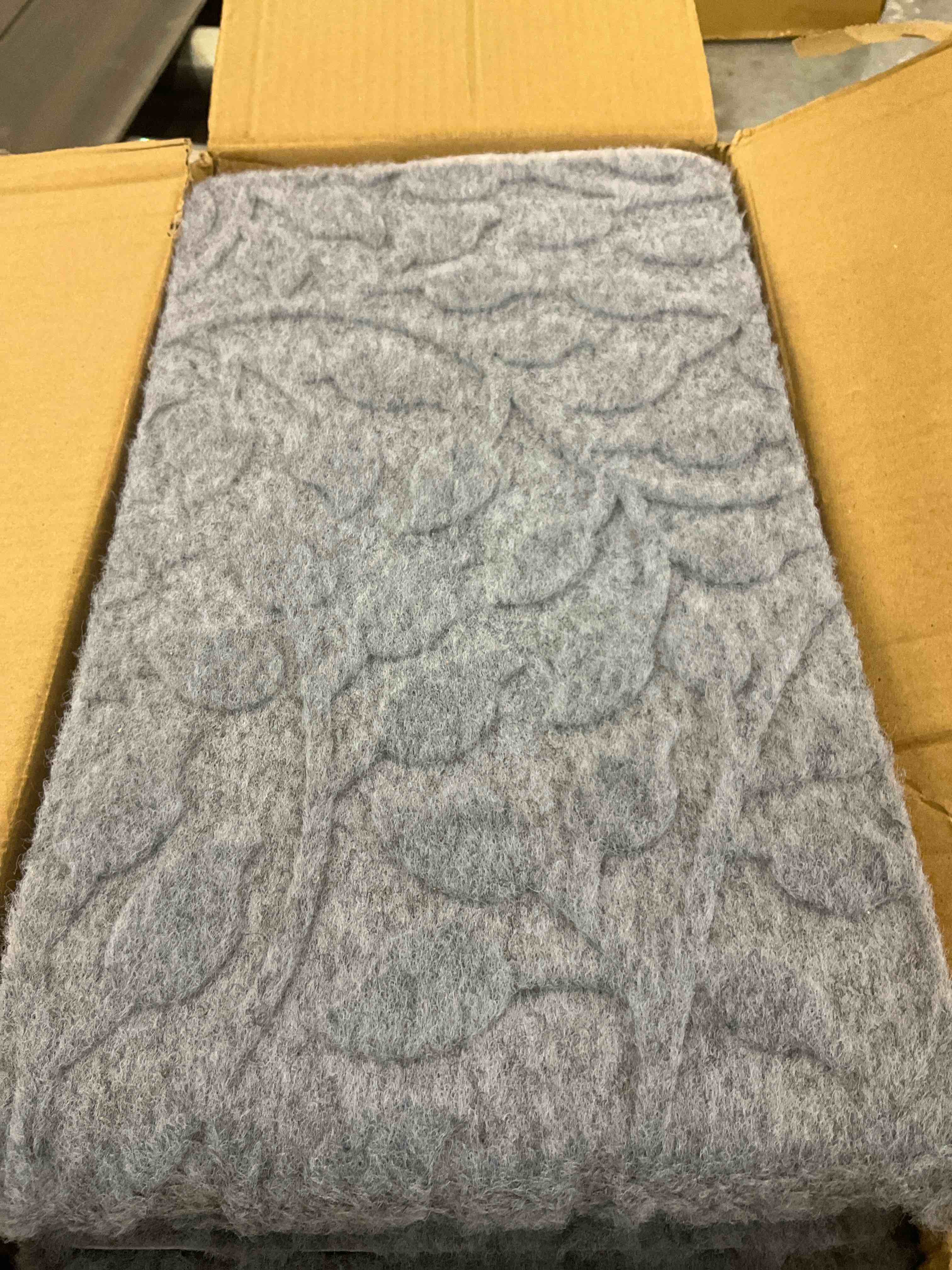 https://s3.amazonaws.com/lotting-images-prod/bidfta/EXS00759955_1703095431306.jpeg