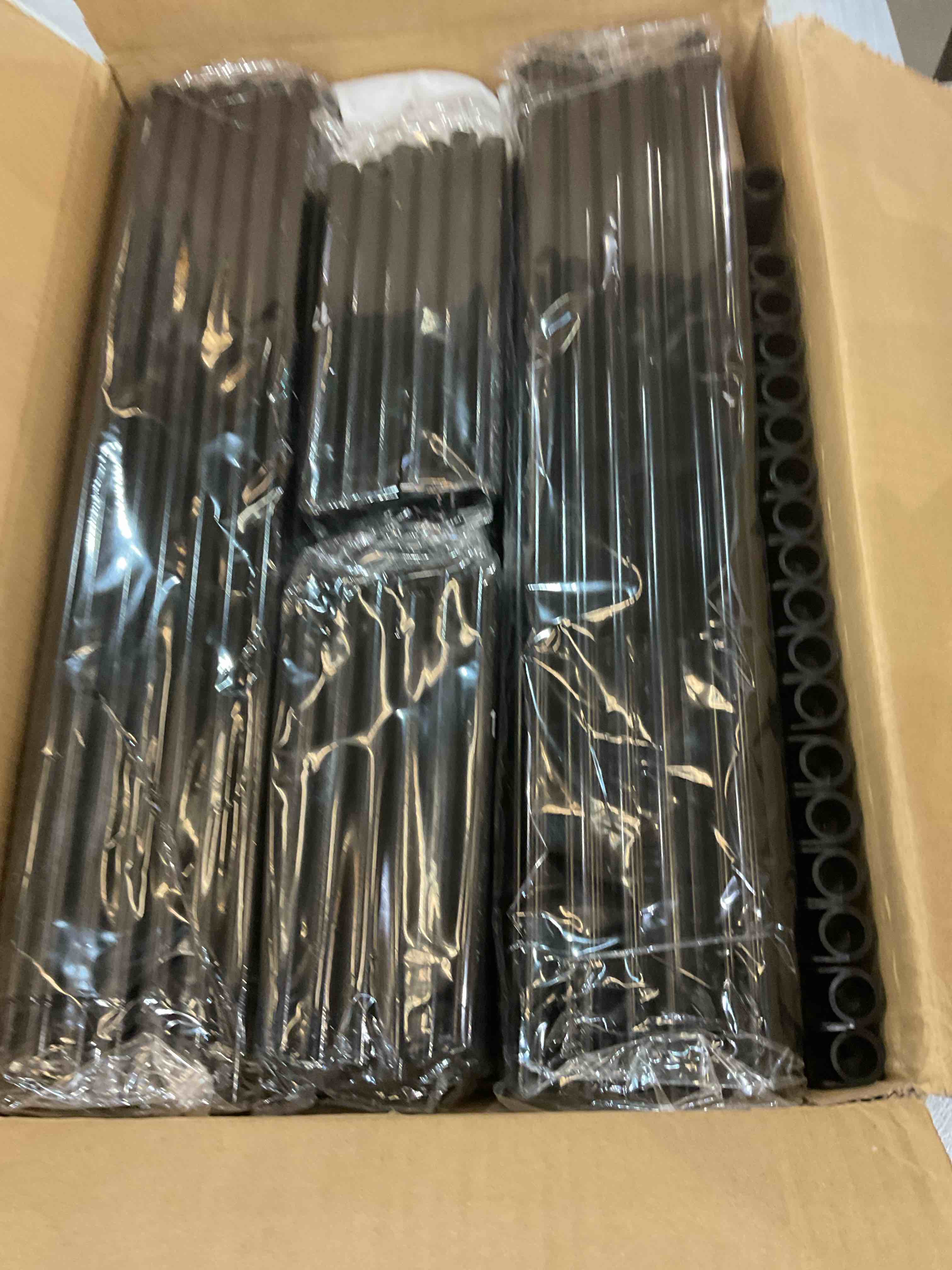 https://s3.amazonaws.com/lotting-images-prod/bidfta/EXS00760015_1701199325567.jpeg