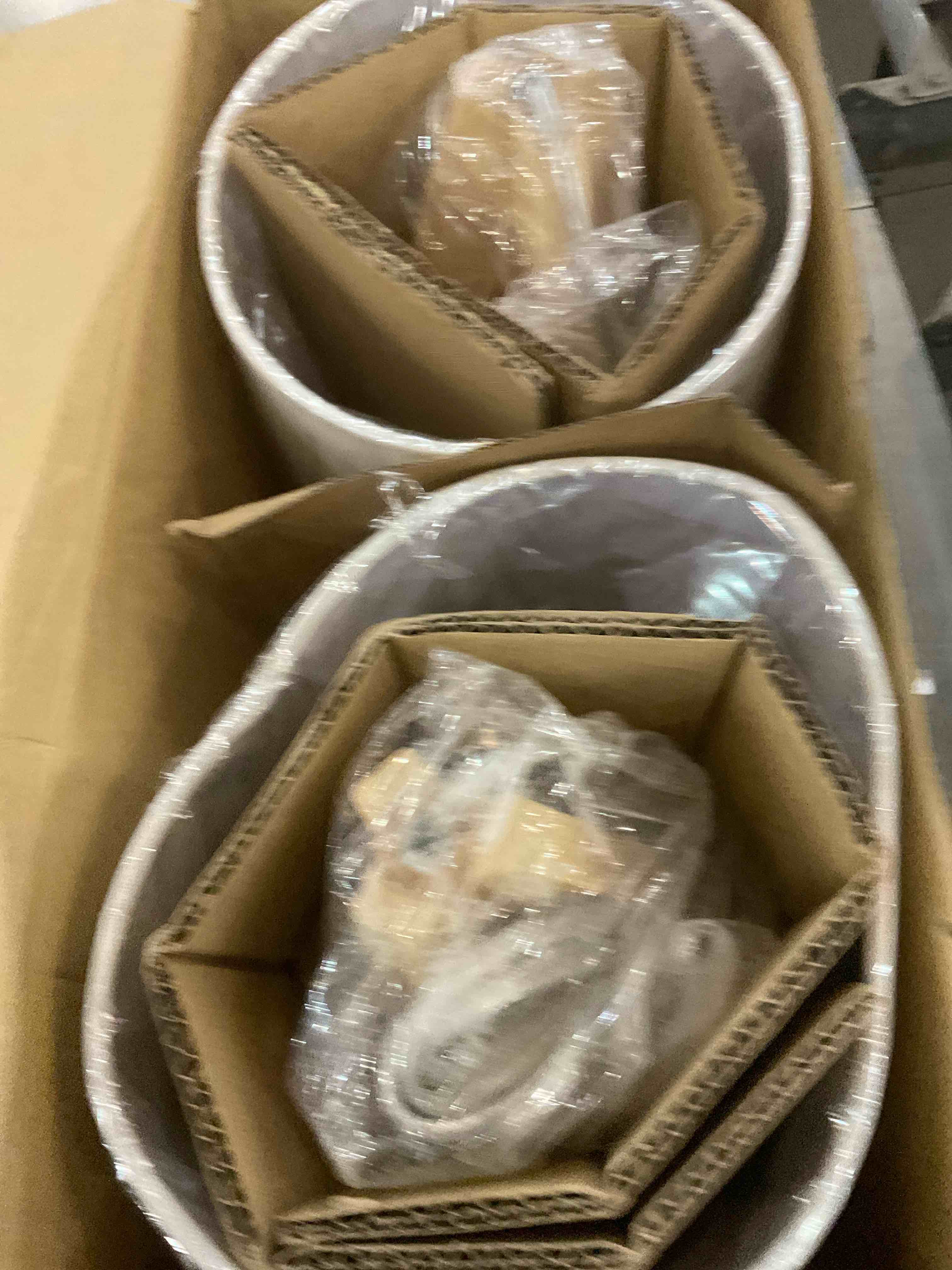 https://s3.amazonaws.com/lotting-images-prod/bidfta/EXS00760016_1701199403227.jpeg