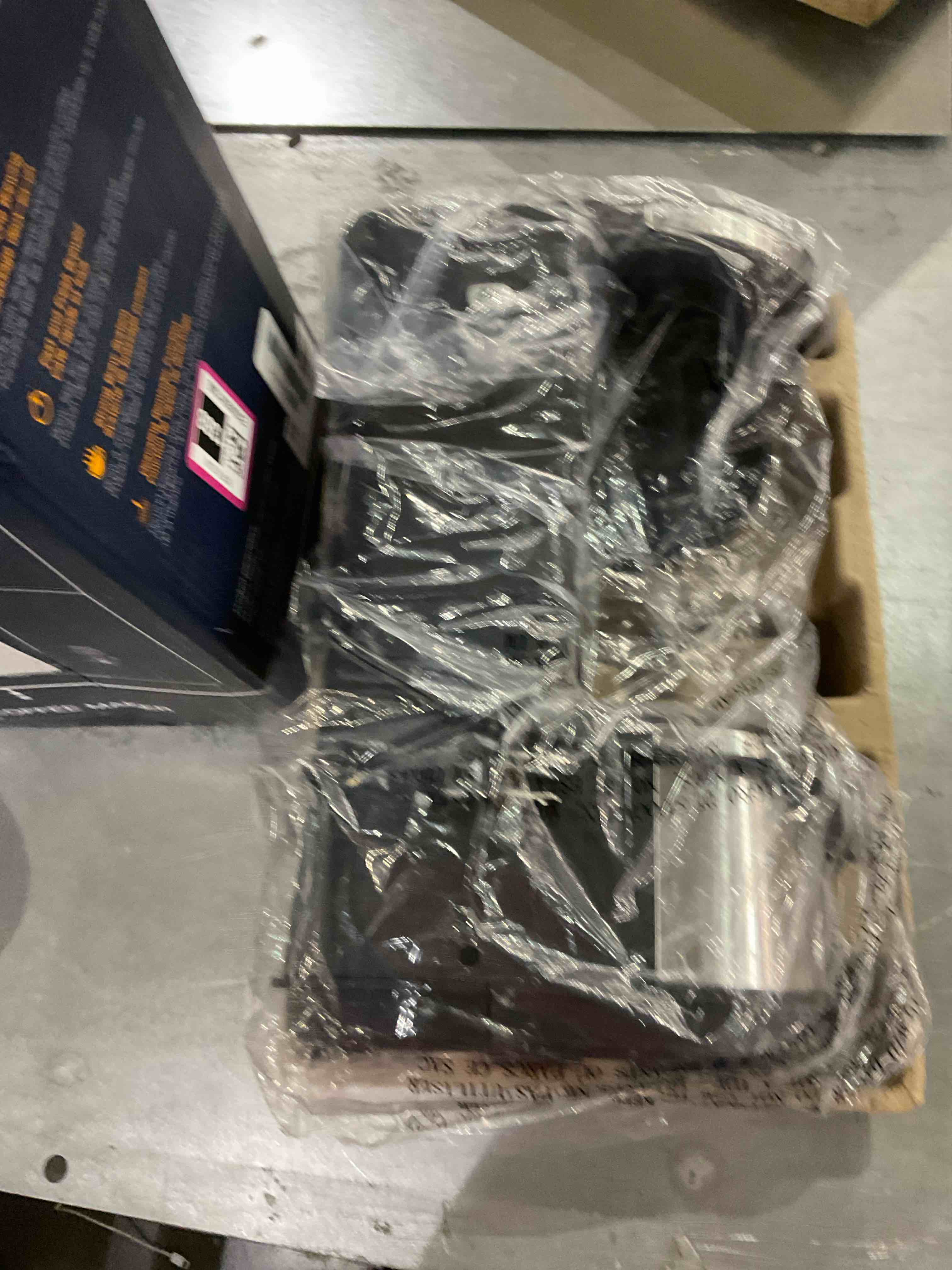 https://s3.amazonaws.com/lotting-images-prod/bidfta/EXS00760362_1701434151487.jpeg