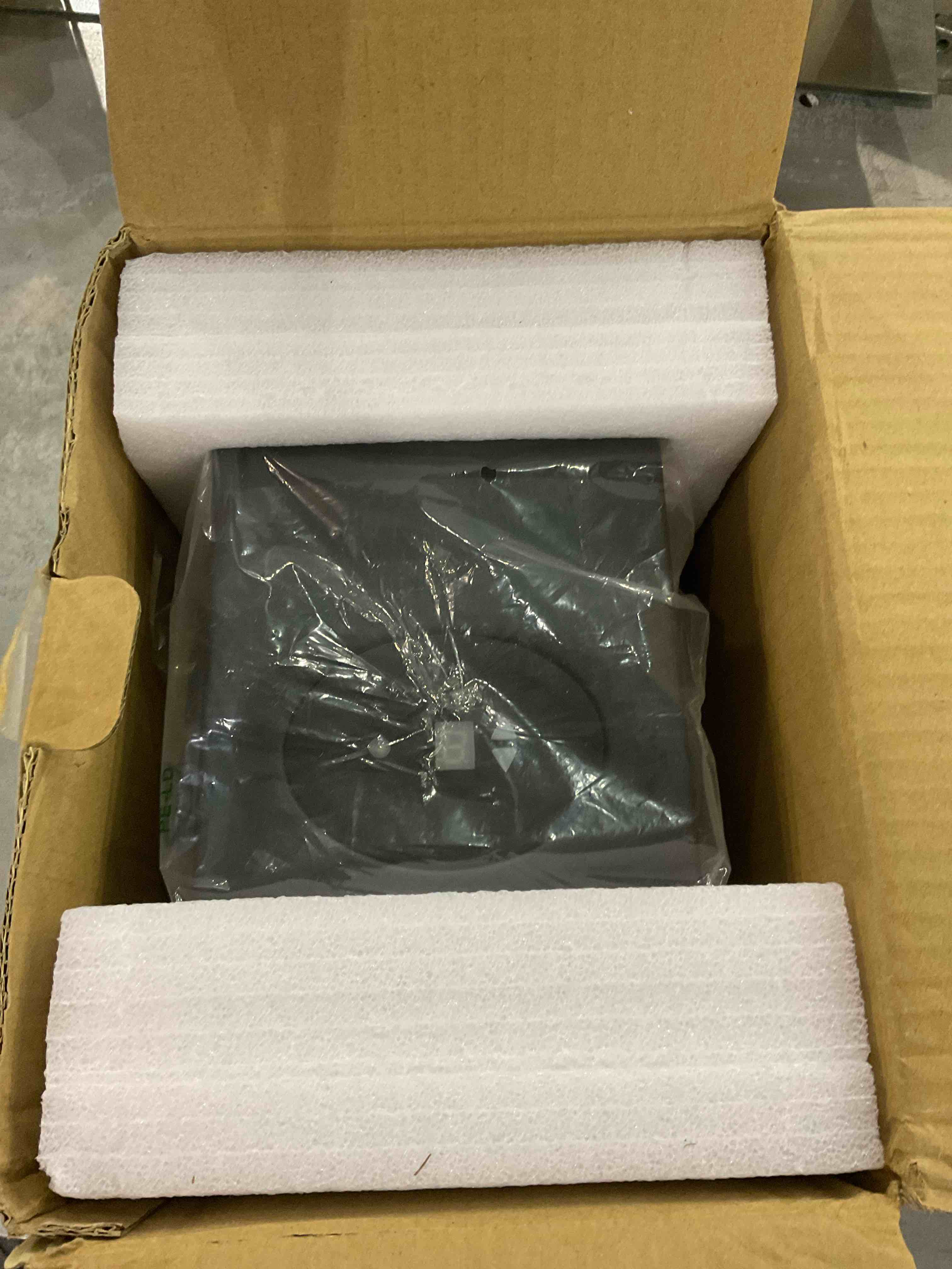 https://s3.amazonaws.com/lotting-images-prod/bidfta/EXS00760364_1701434271566.jpeg