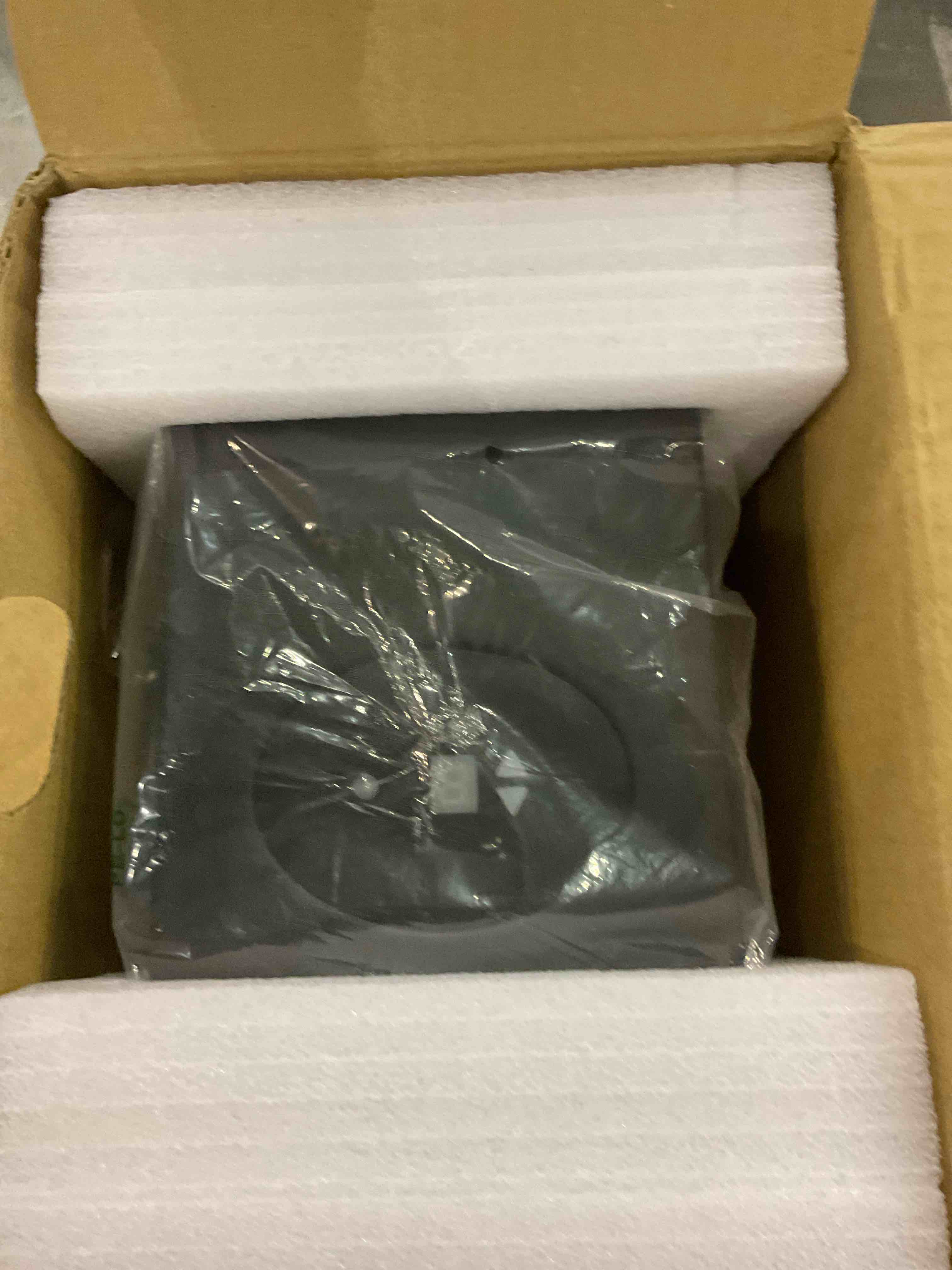 https://s3.amazonaws.com/lotting-images-prod/bidfta/EXS00760364_1701434273341.jpeg