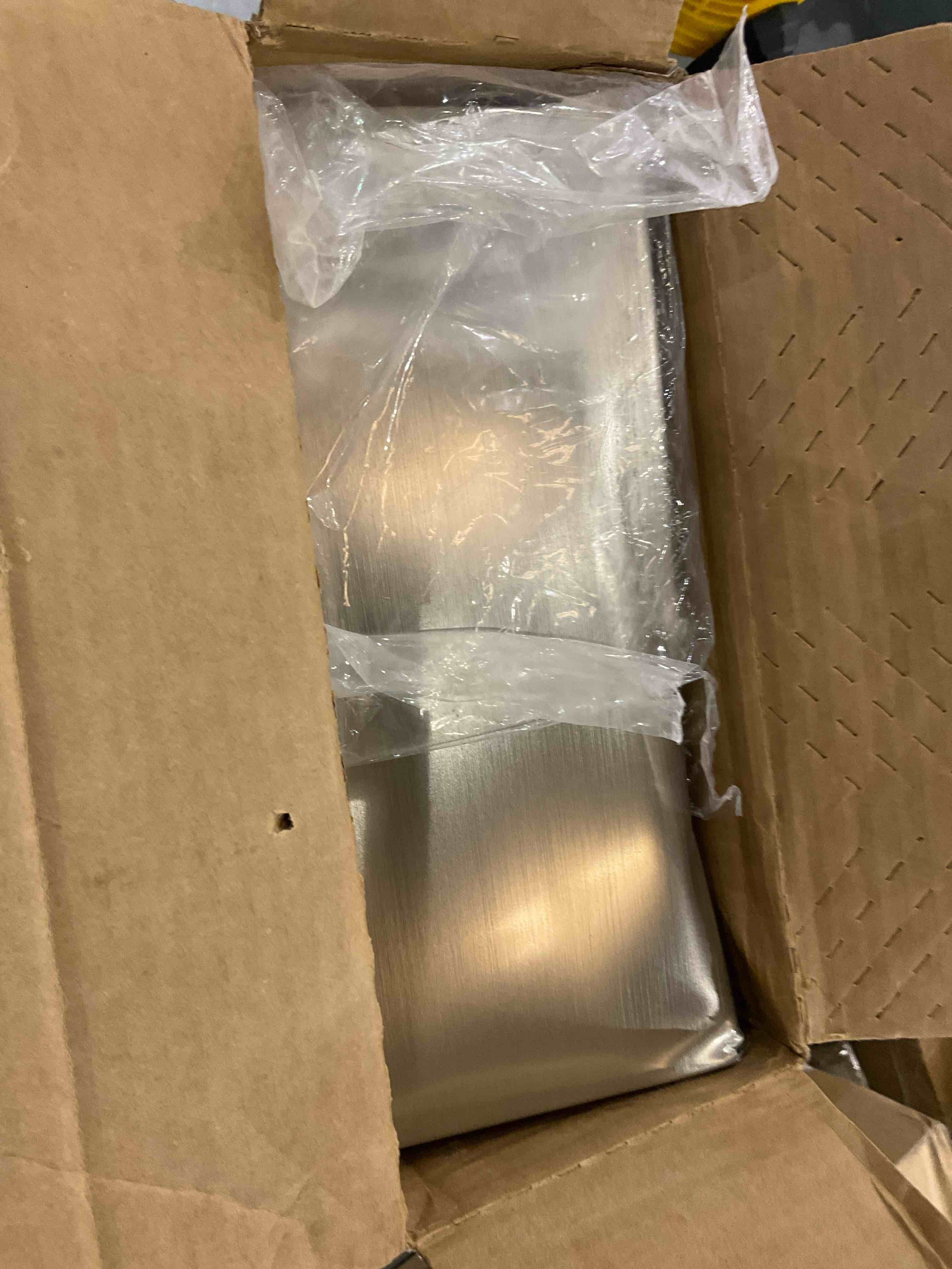 https://s3.amazonaws.com/lotting-images-prod/bidfta/EXS00760534_1701358065387.jpeg