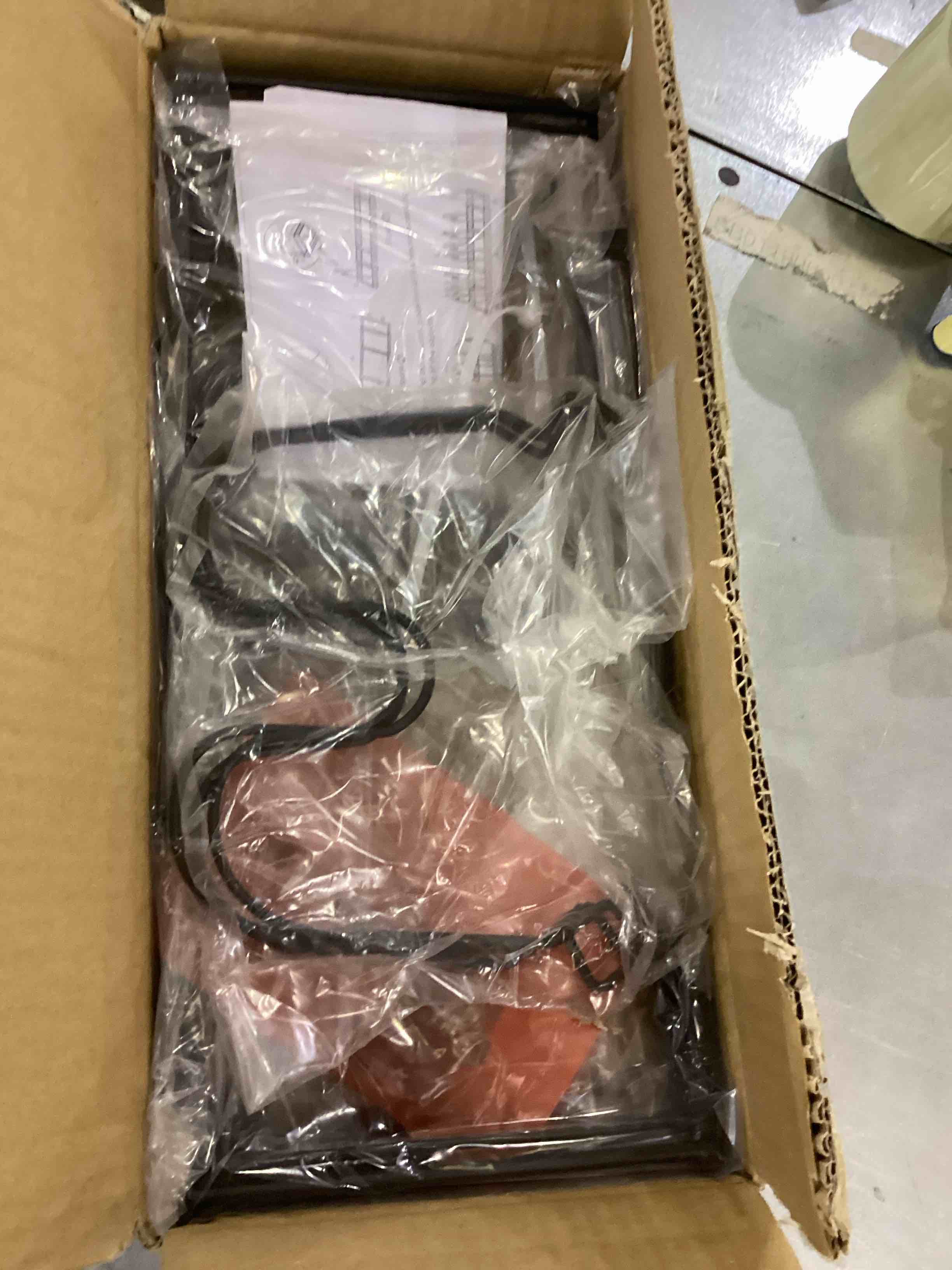 https://s3.amazonaws.com/lotting-images-prod/bidfta/EXS00760655_1701714192914.jpeg