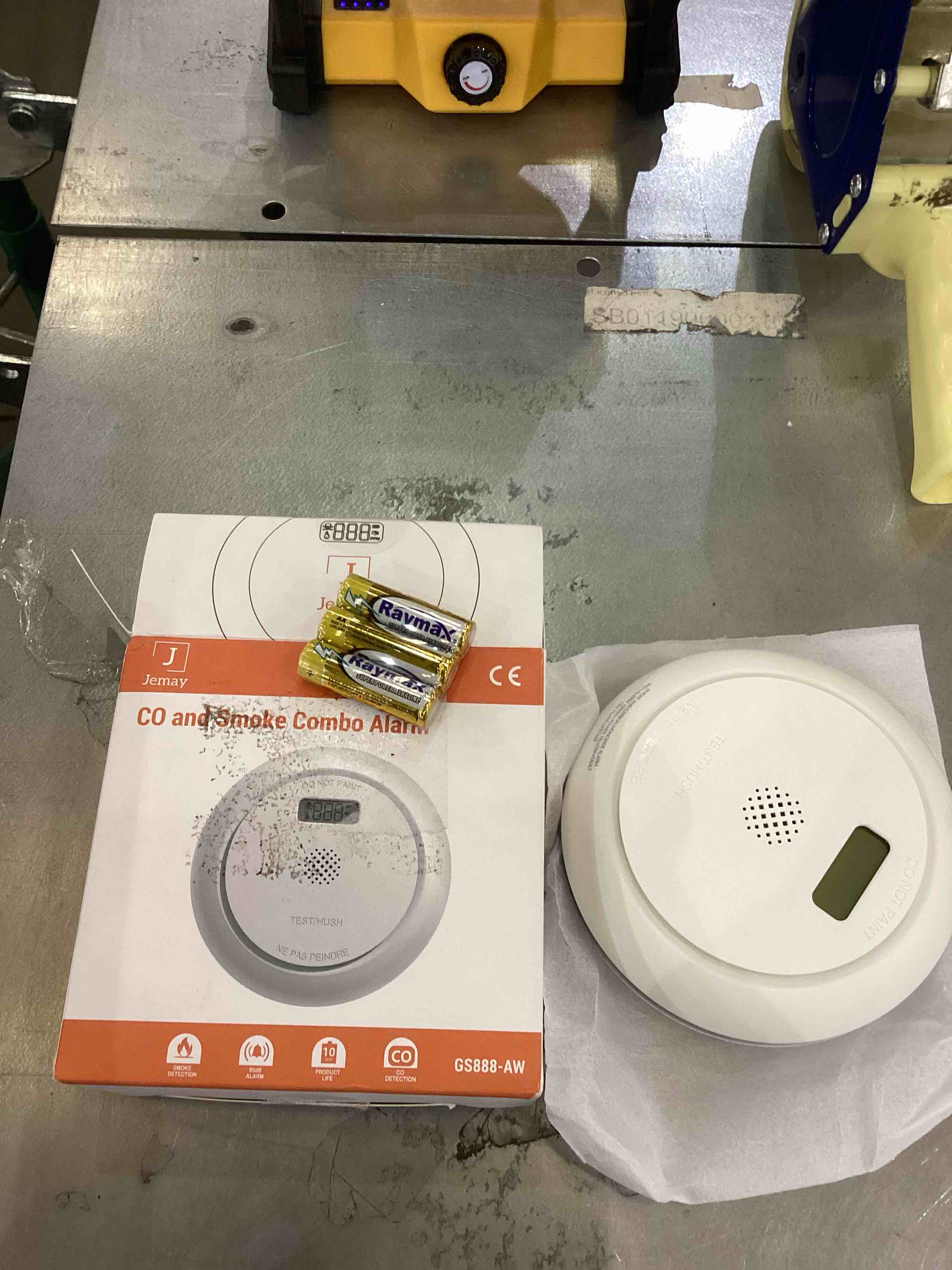 https://s3.amazonaws.com/lotting-images-prod/bidfta/EXS00760802_1701794771006.jpeg