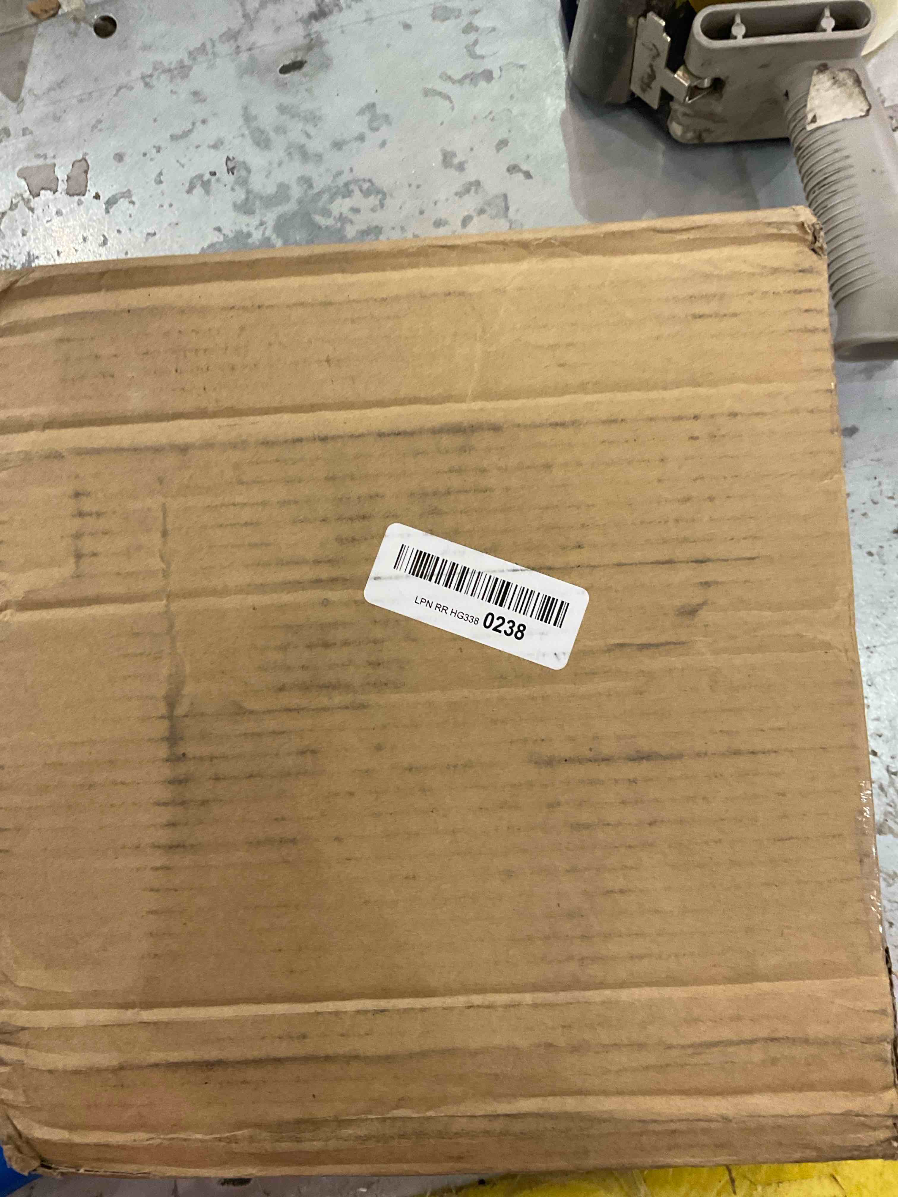 https://s3.amazonaws.com/lotting-images-prod/bidfta/EXS00761619_1701107051710.jpeg