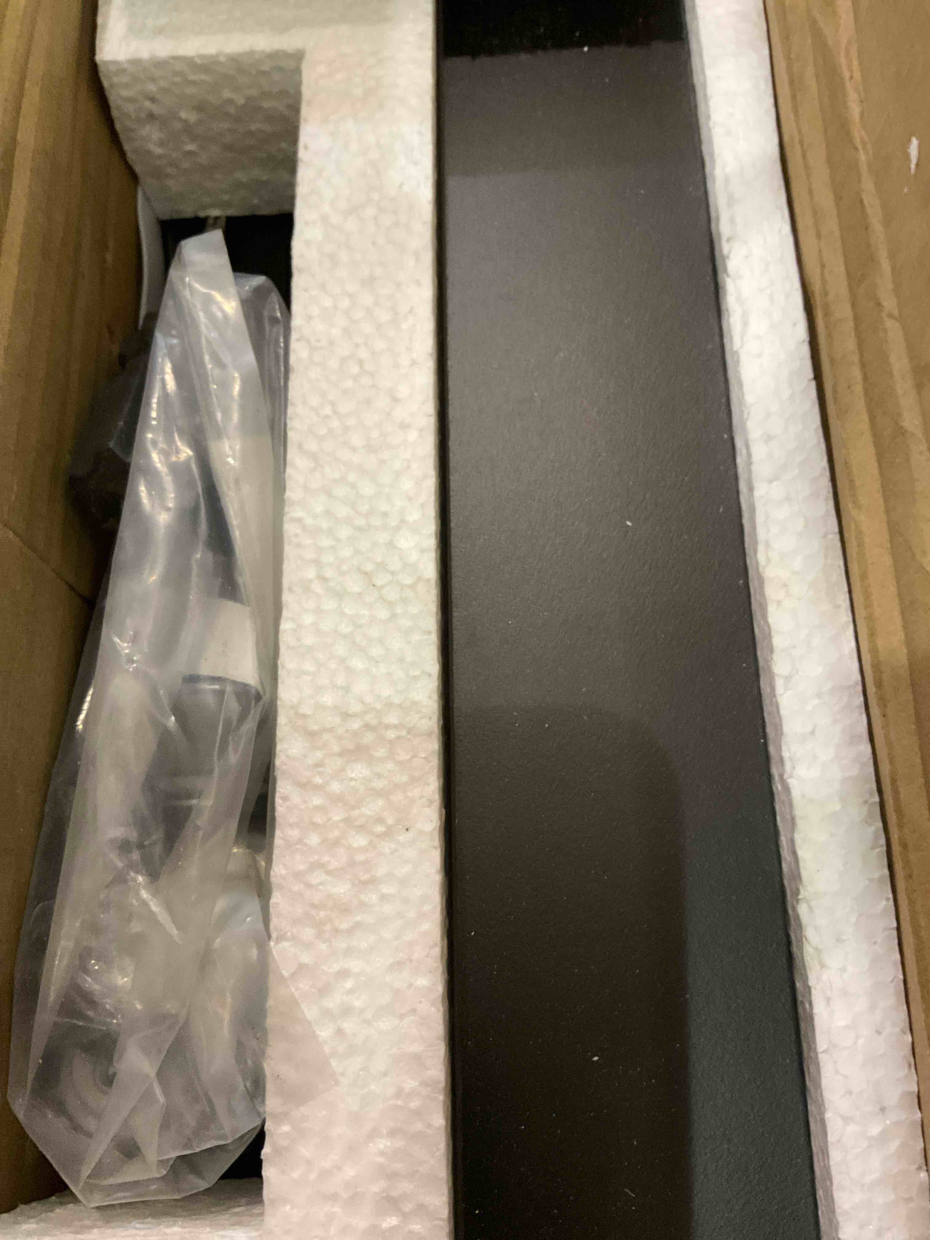 https://s3.amazonaws.com/lotting-images-prod/bidfta/EXS00762420_1701792154915.jpeg