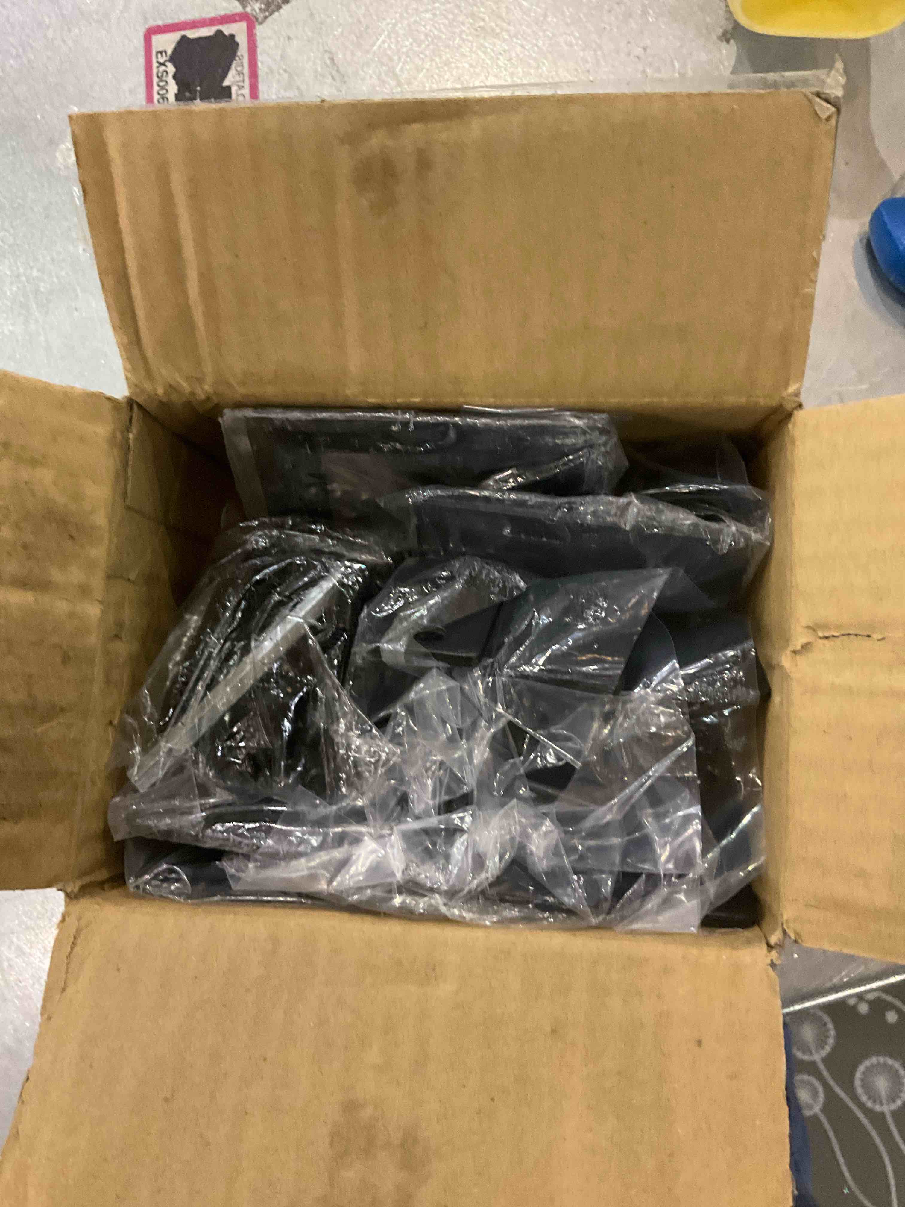 https://s3.amazonaws.com/lotting-images-prod/bidfta/EXS00763354_1702478062283.jpeg