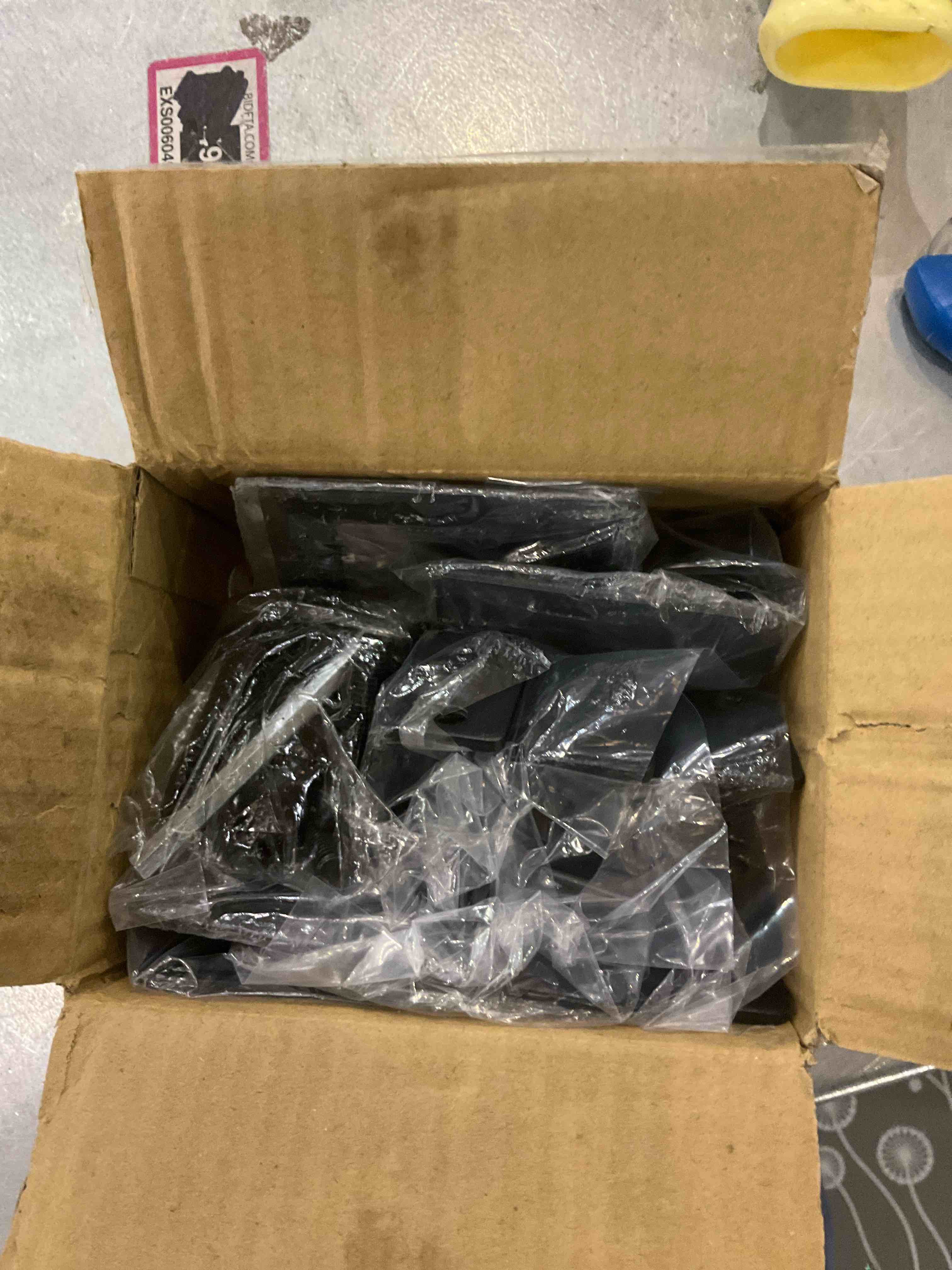 https://s3.amazonaws.com/lotting-images-prod/bidfta/EXS00763354_1702478063958.jpeg