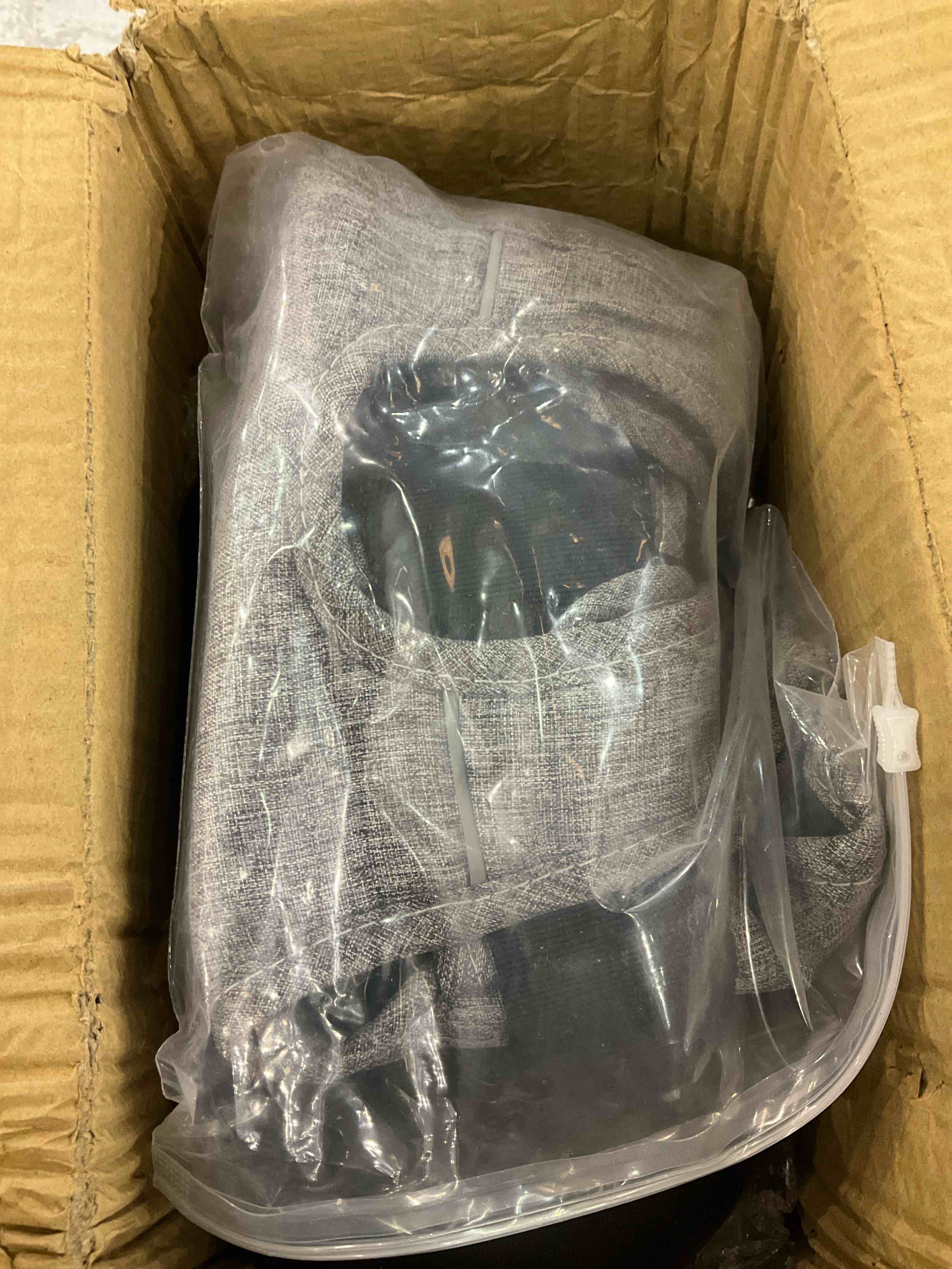 https://s3.amazonaws.com/lotting-images-prod/bidfta/EXS00764470_1701268386730.jpeg