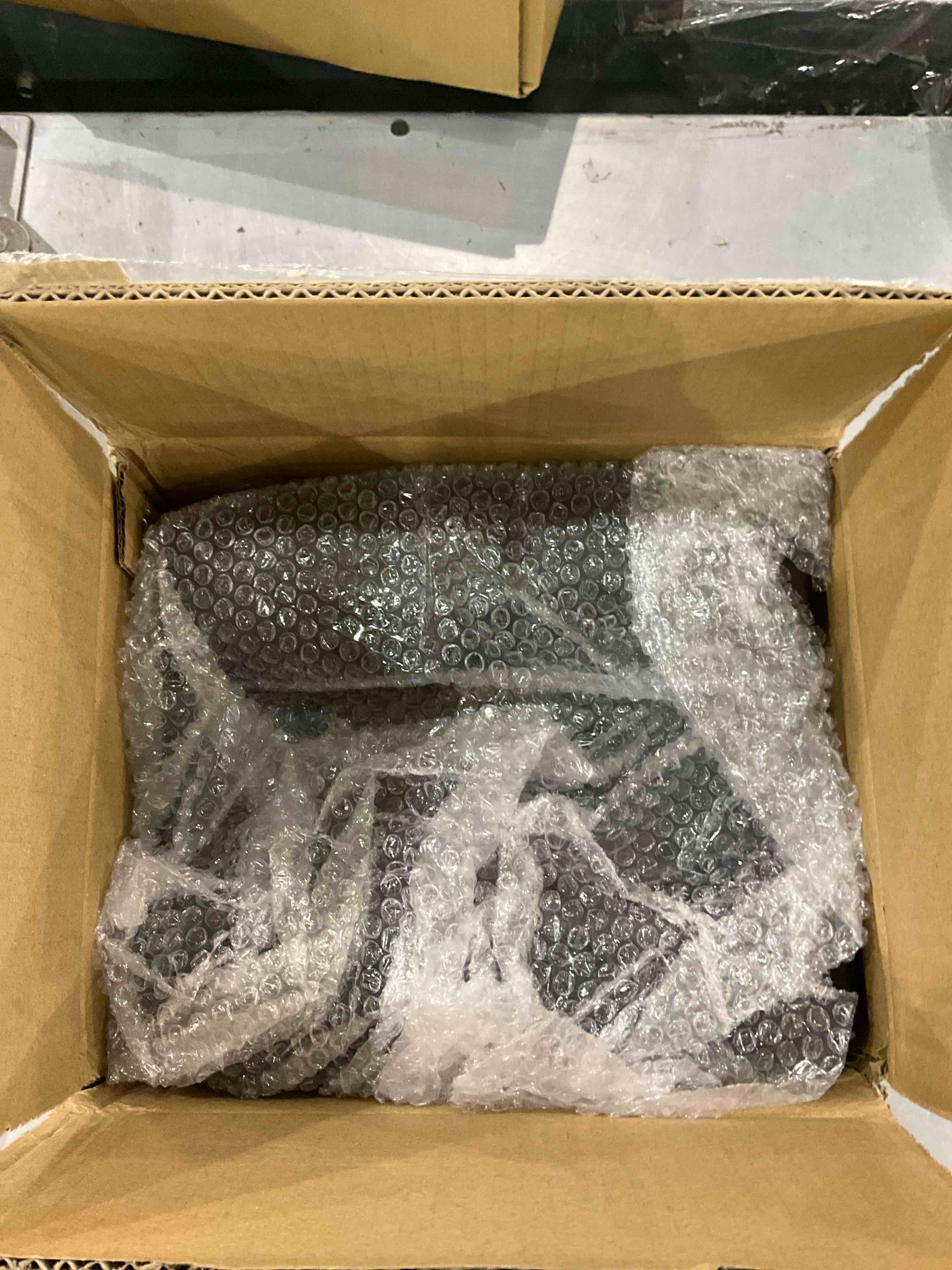 https://s3.amazonaws.com/lotting-images-prod/bidfta/EXS00765093_1700664539265.jpeg