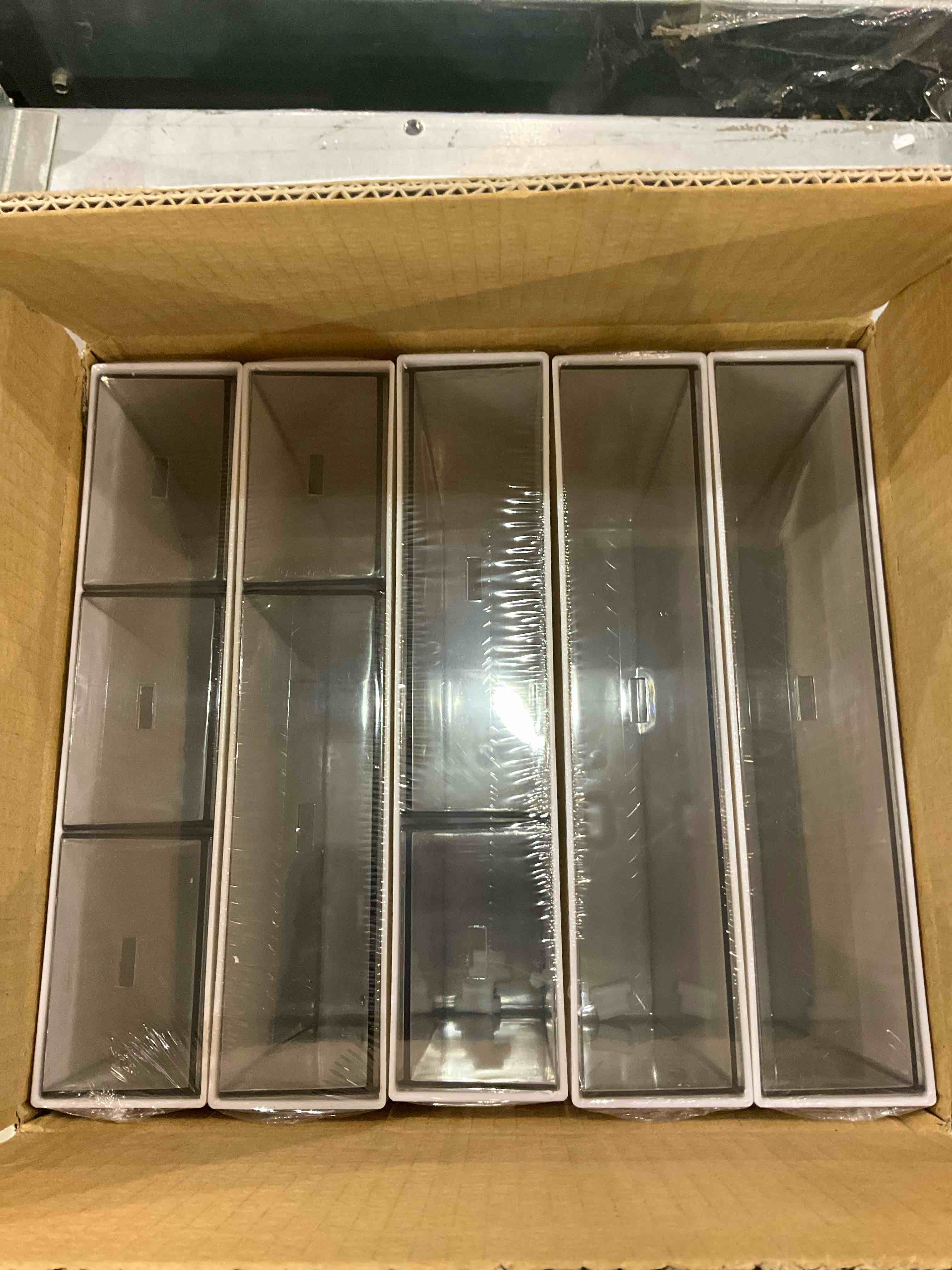 https://s3.amazonaws.com/lotting-images-prod/bidfta/EXS00765110_1700665856010.jpeg