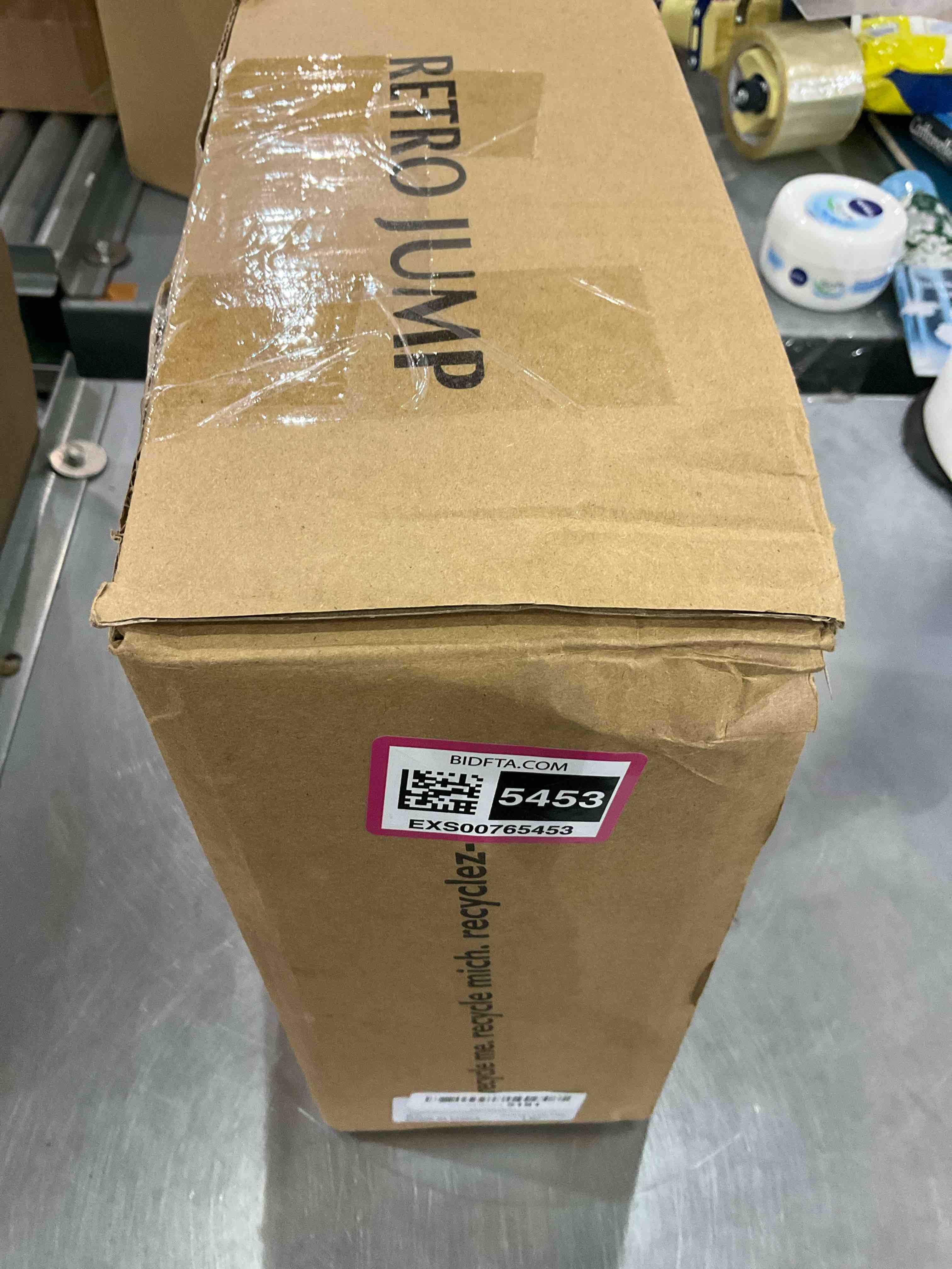 https://s3.amazonaws.com/lotting-images-prod/bidfta/EXS00765453_1701174743350.jpeg