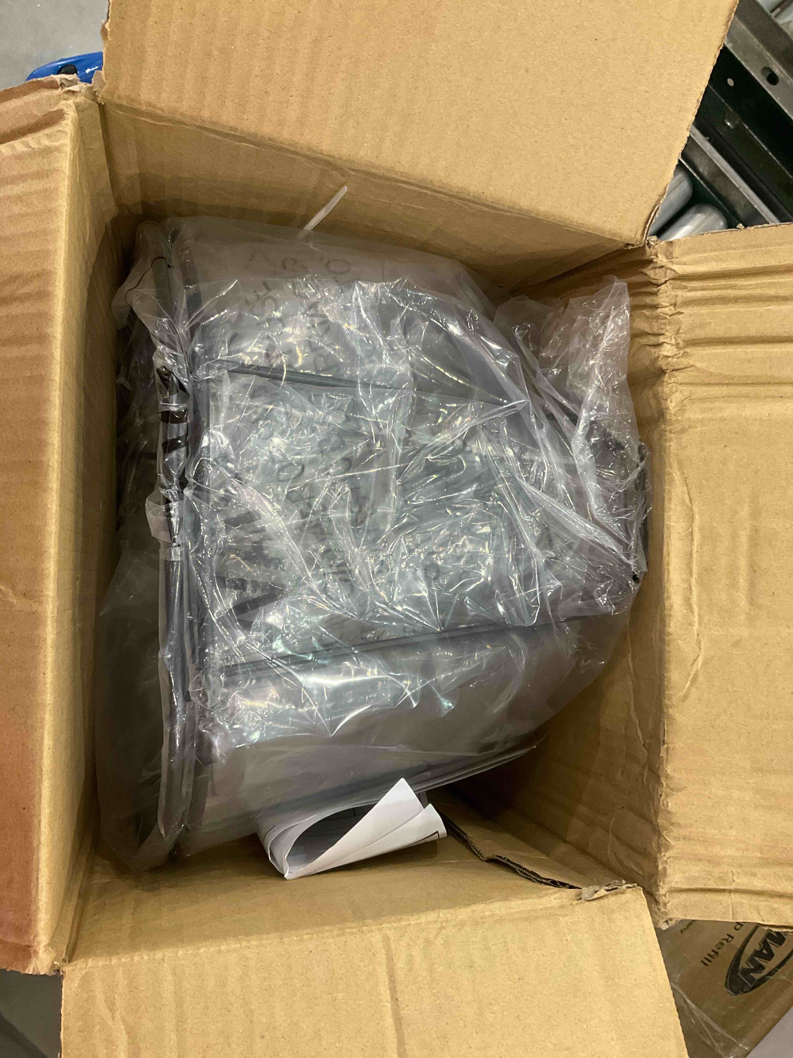 https://s3.amazonaws.com/lotting-images-prod/bidfta/EXS00765547_1700665824094.jpeg