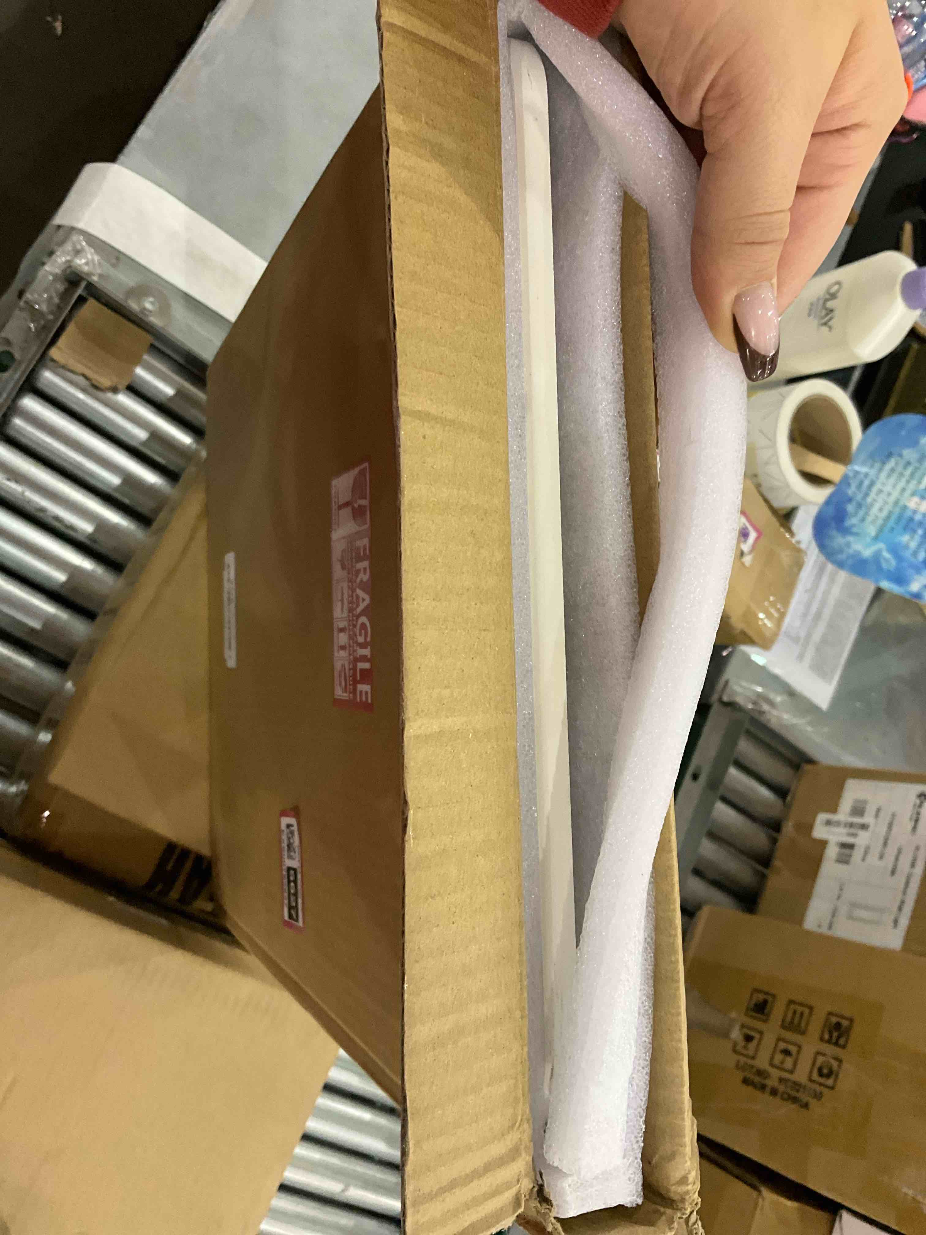 https://s3.amazonaws.com/lotting-images-prod/bidfta/EXS00765627_1700682745641.jpeg
