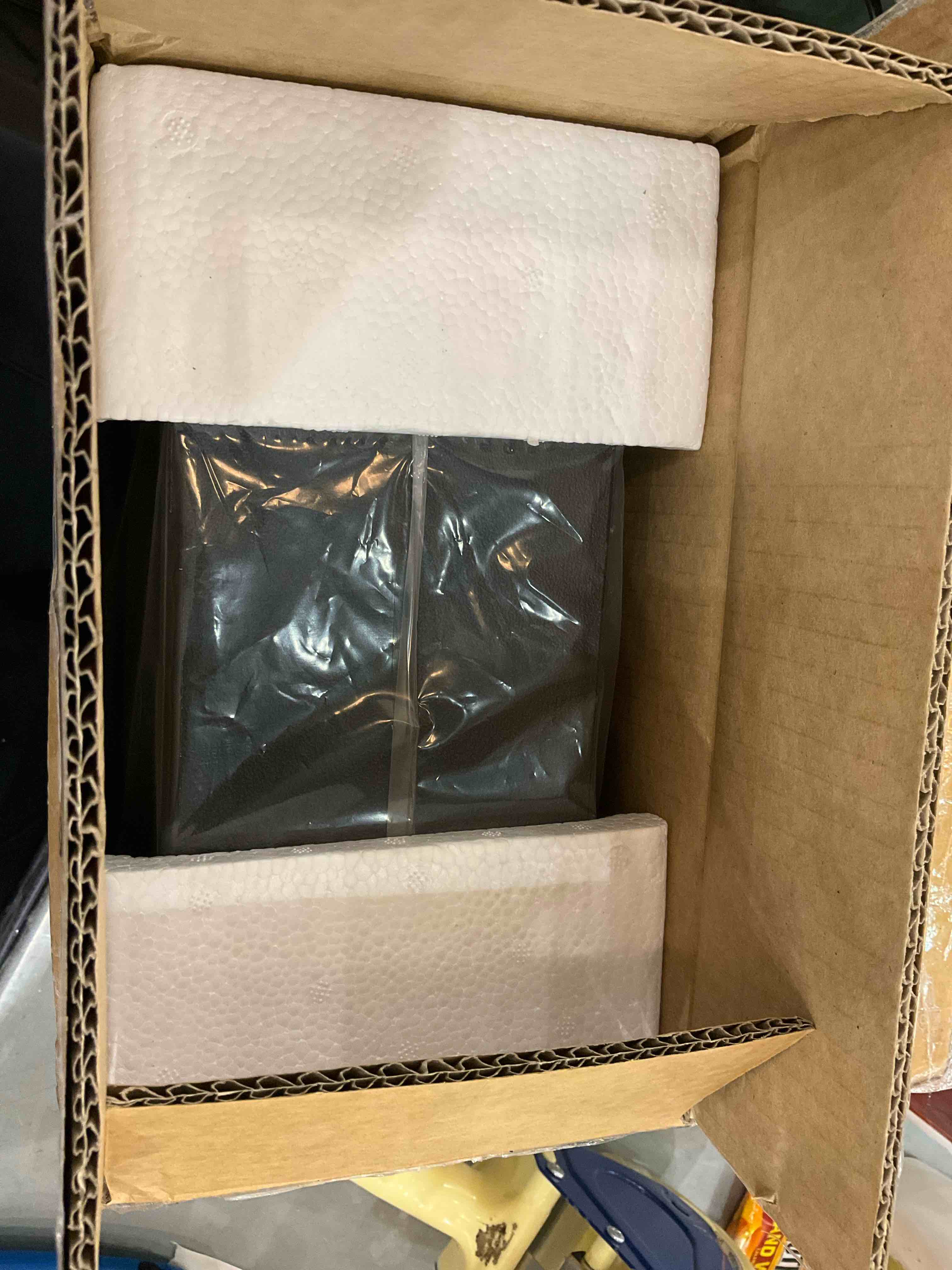 https://s3.amazonaws.com/lotting-images-prod/bidfta/EXS00765694_1701108179481.jpeg