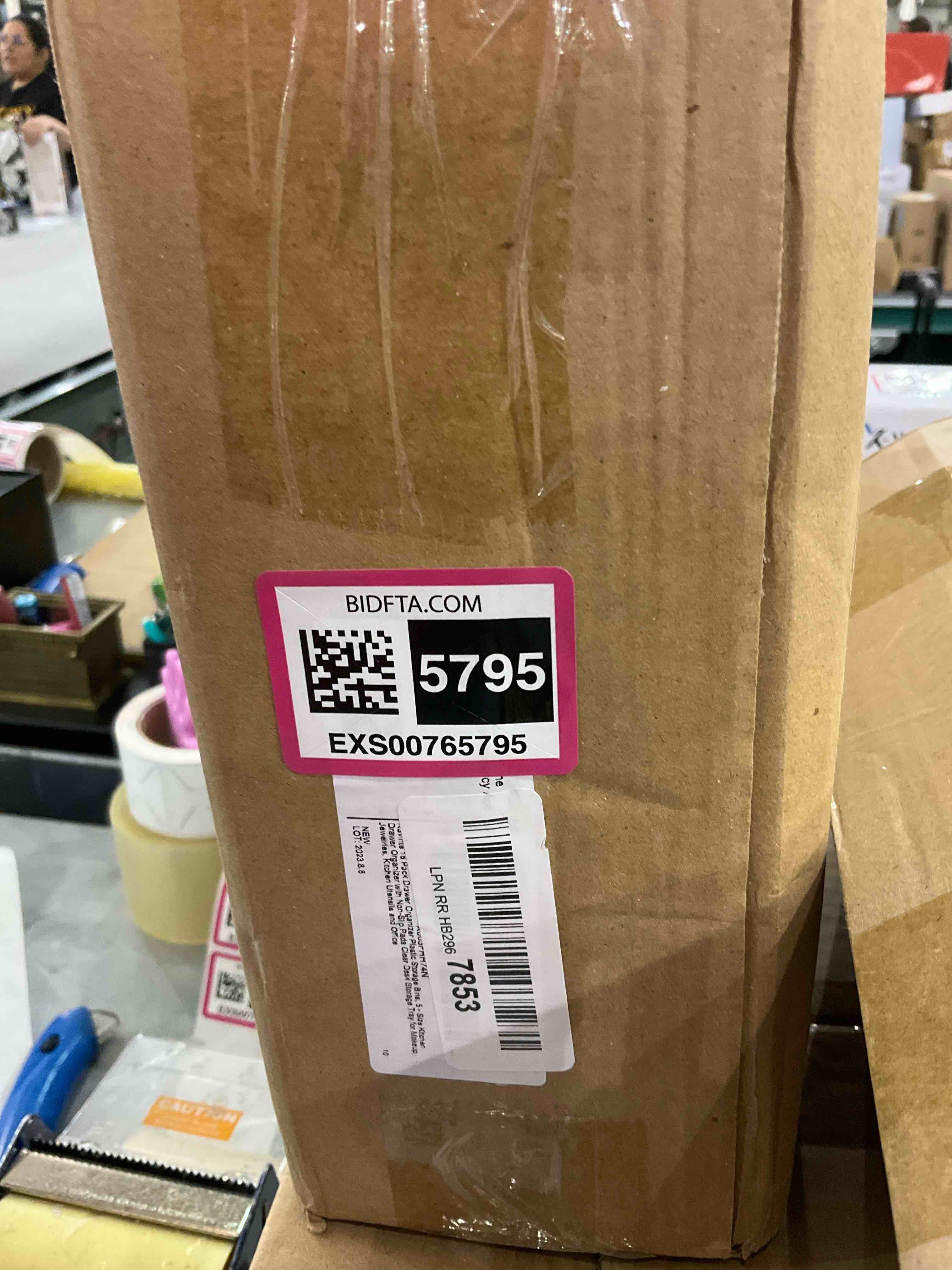 https://s3.amazonaws.com/lotting-images-prod/bidfta/EXS00765795_1701270186305.jpeg