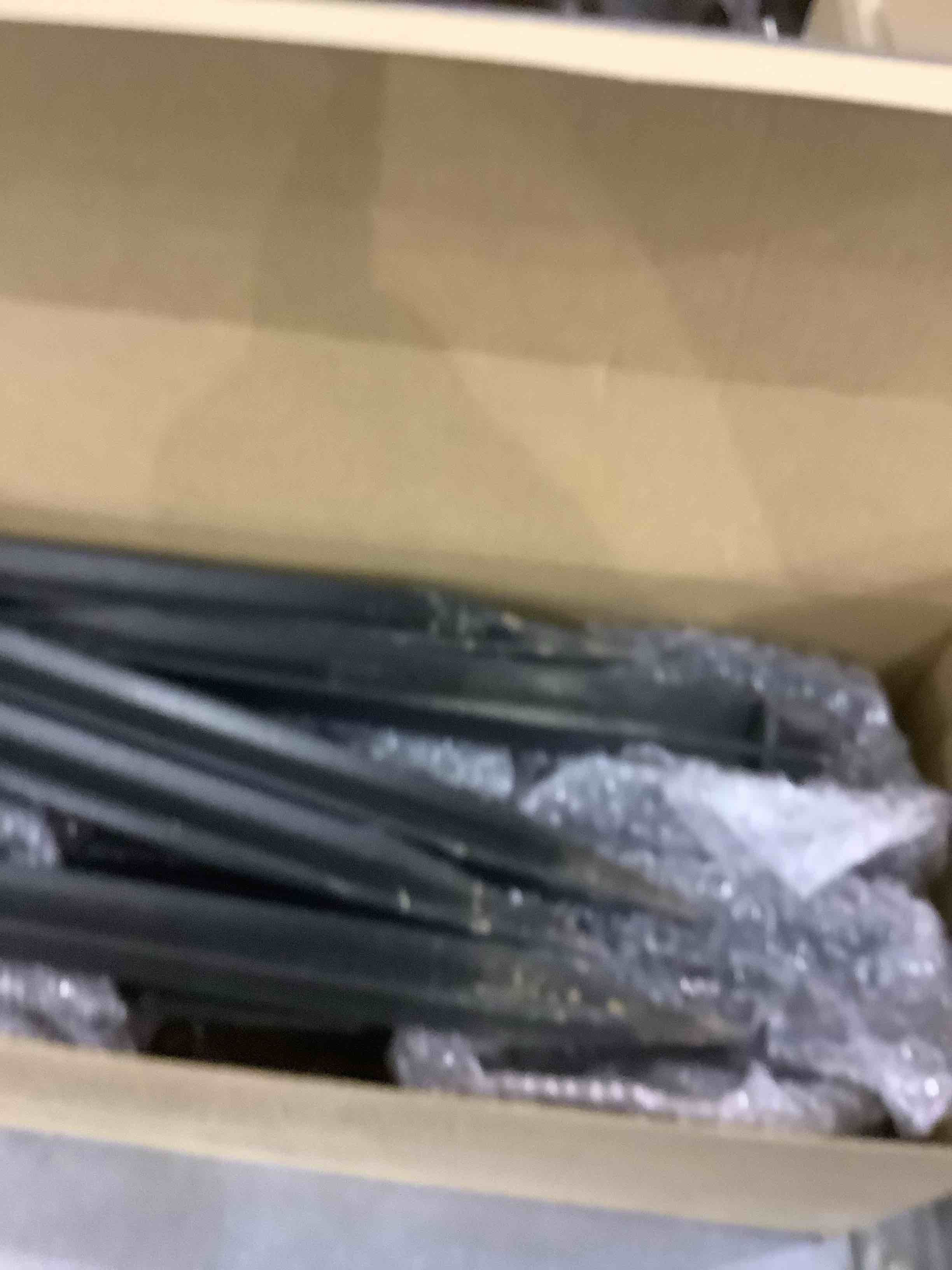 https://s3.amazonaws.com/lotting-images-prod/bidfta/EXS00766019_1701090373376.jpeg