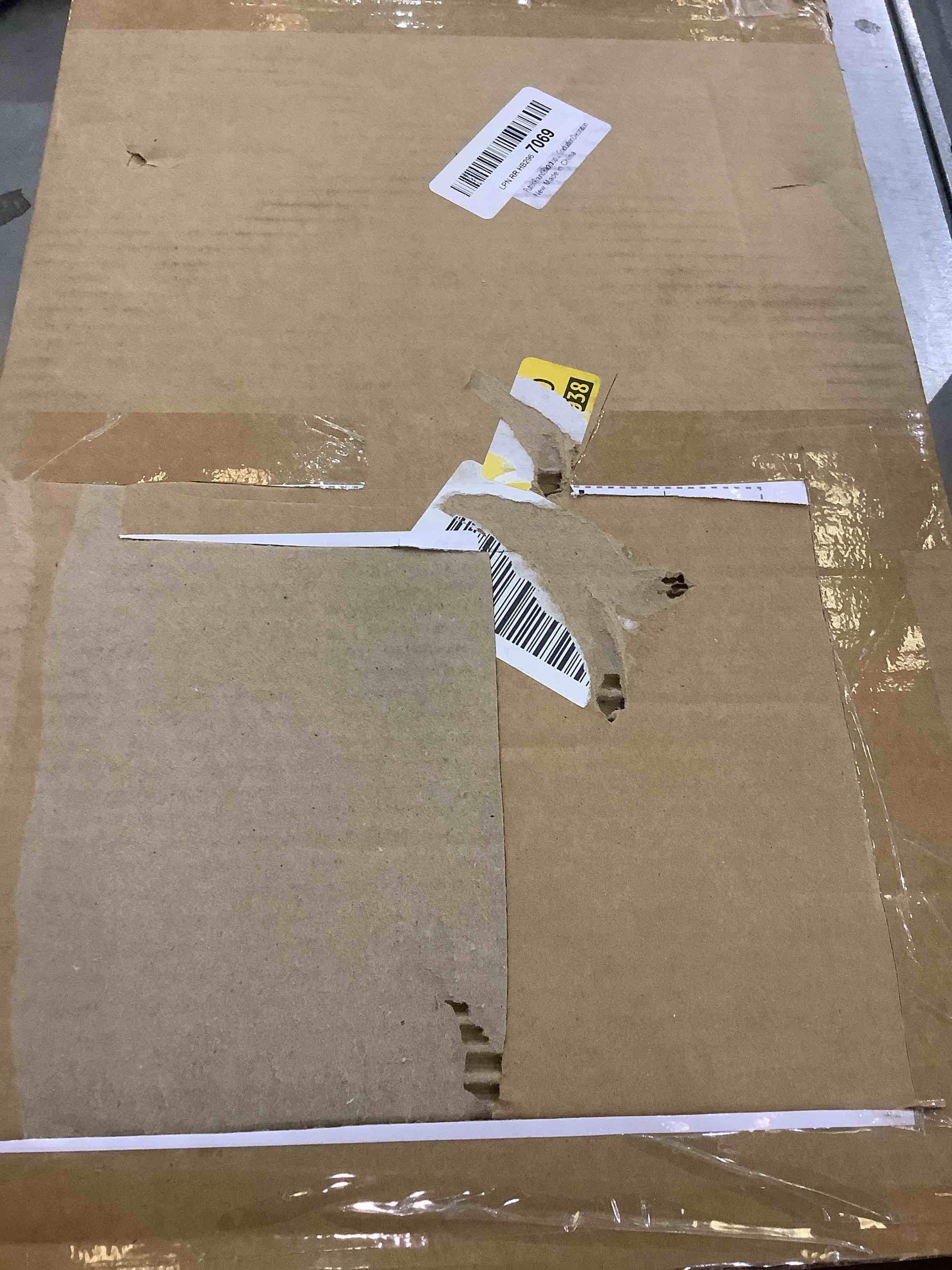 https://s3.amazonaws.com/lotting-images-prod/bidfta/EXS00766074_1701098314385.jpeg