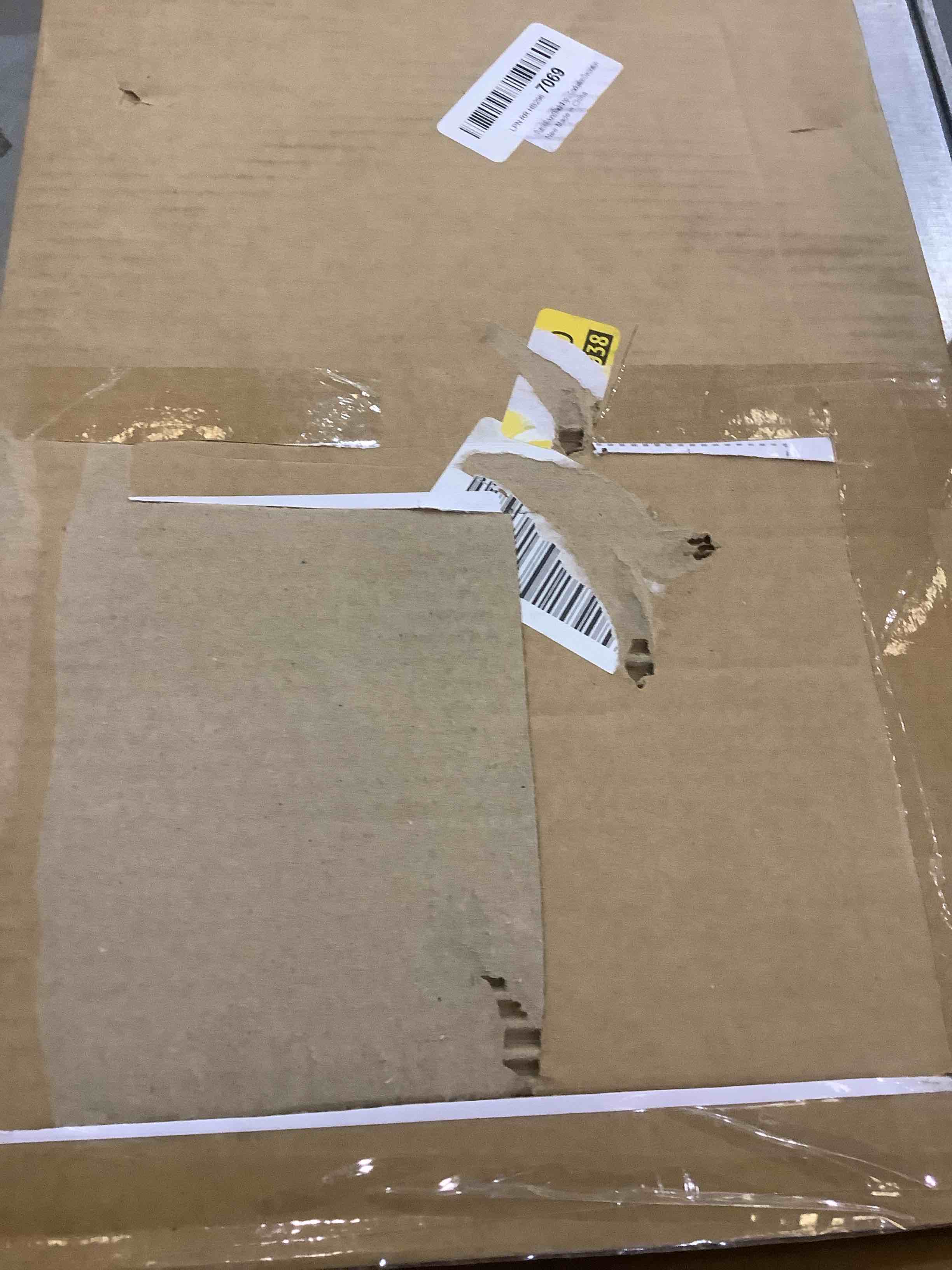 https://s3.amazonaws.com/lotting-images-prod/bidfta/EXS00766074_1701098315176.jpeg