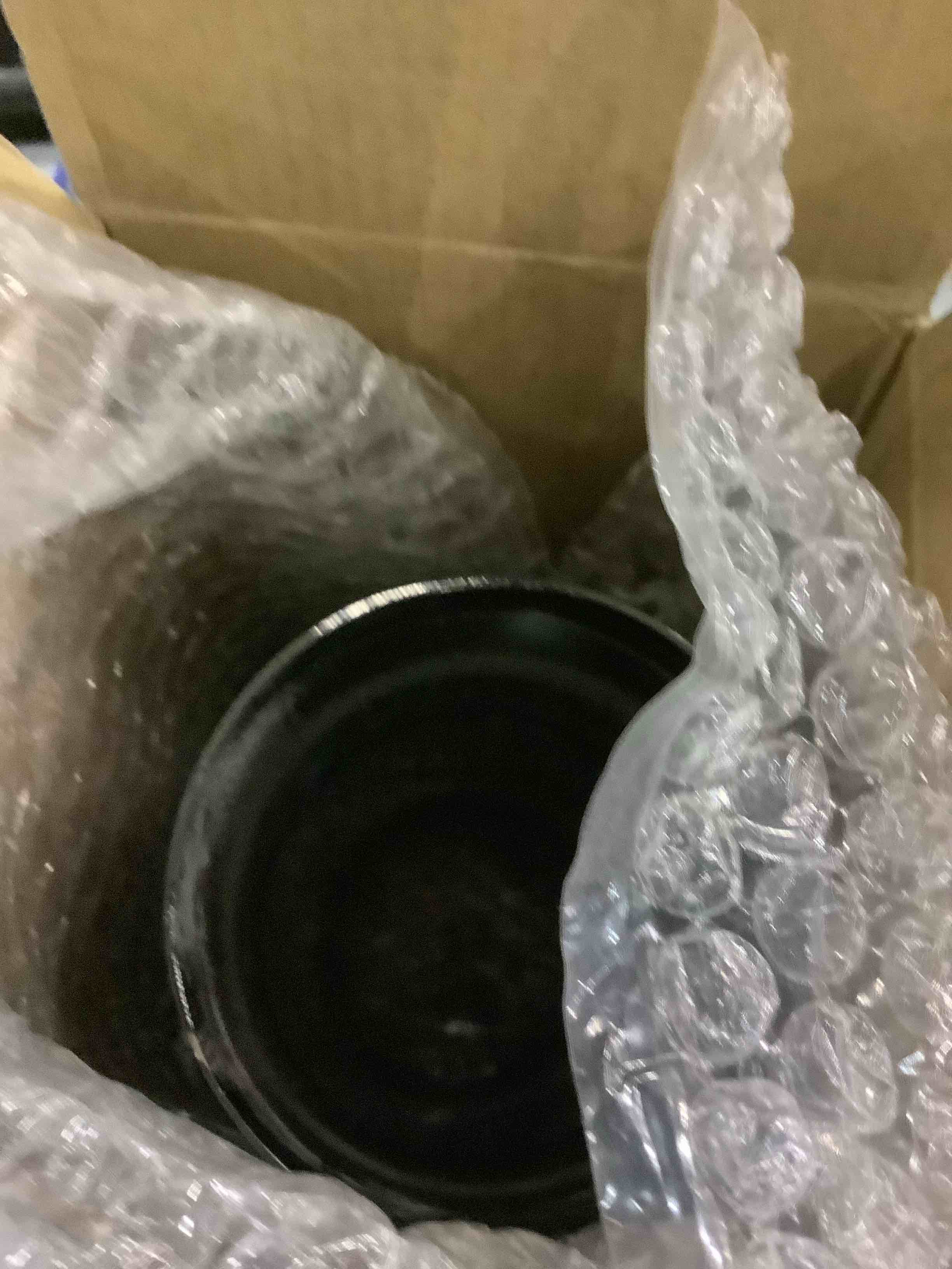 https://s3.amazonaws.com/lotting-images-prod/bidfta/EXS00766214_1701174670357.jpeg
