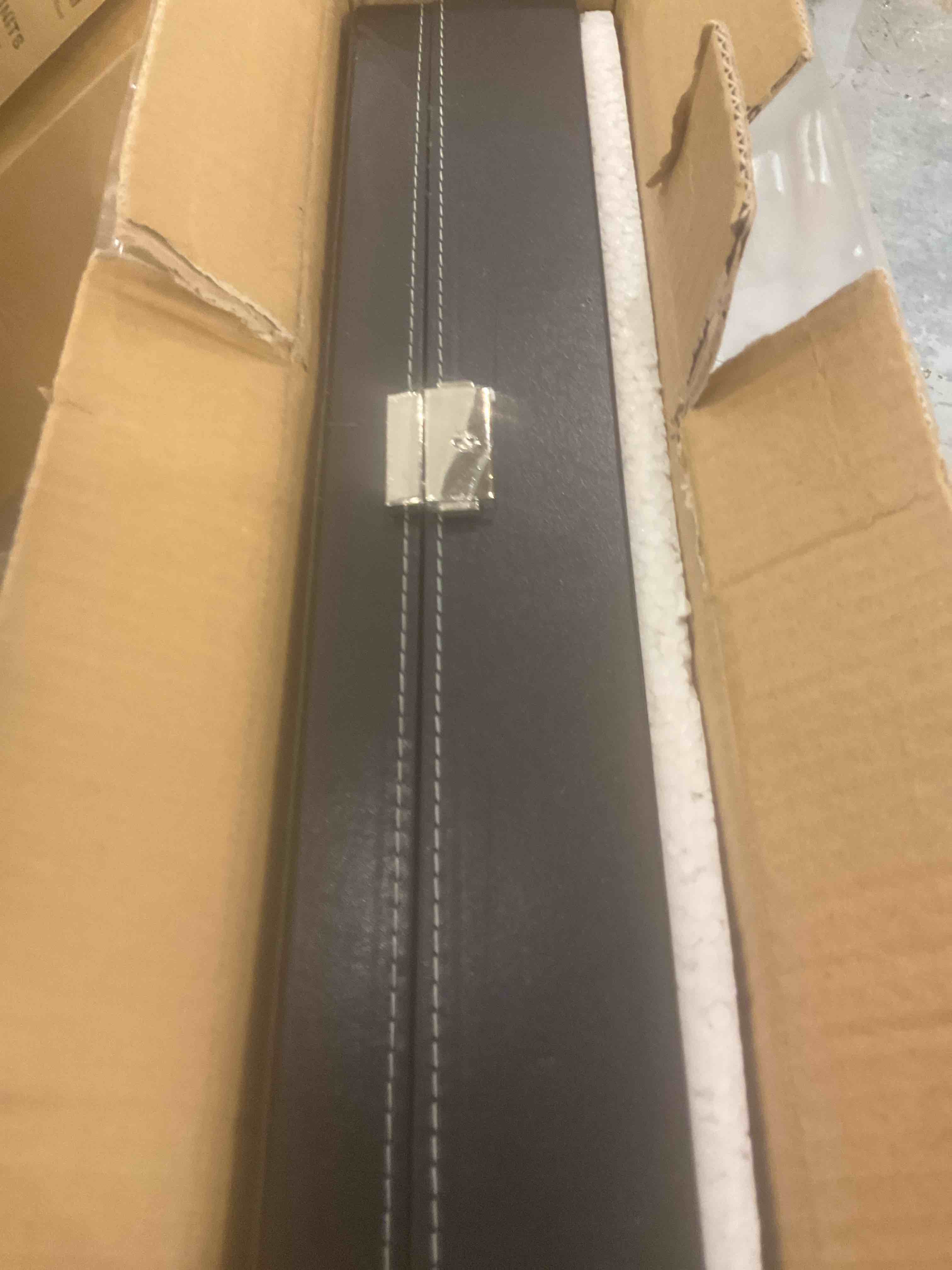 https://s3.amazonaws.com/lotting-images-prod/bidfta/EXS00767274_1702575710135.jpeg