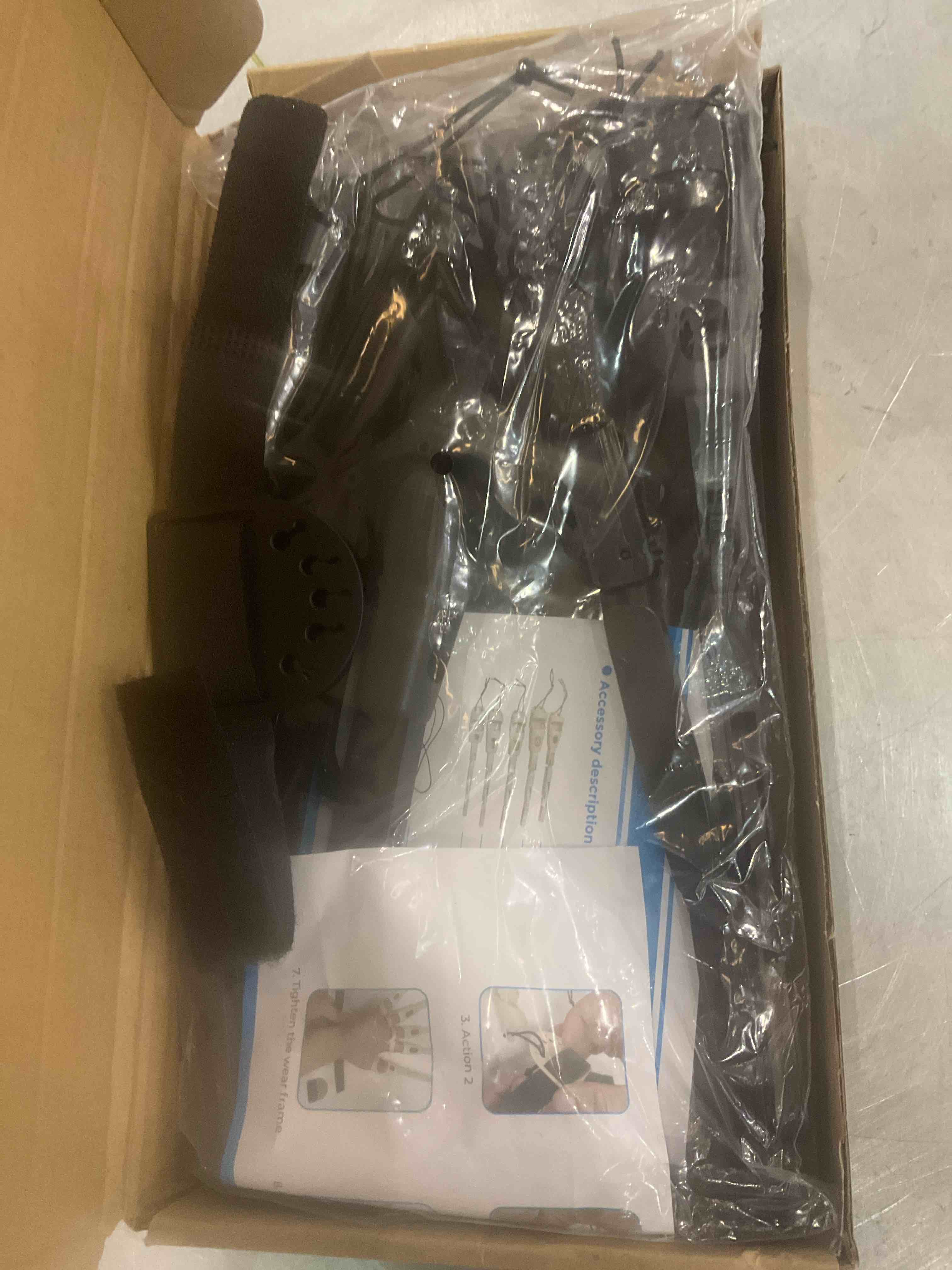 https://s3.amazonaws.com/lotting-images-prod/bidfta/EXS00767493_1702668784970.jpeg