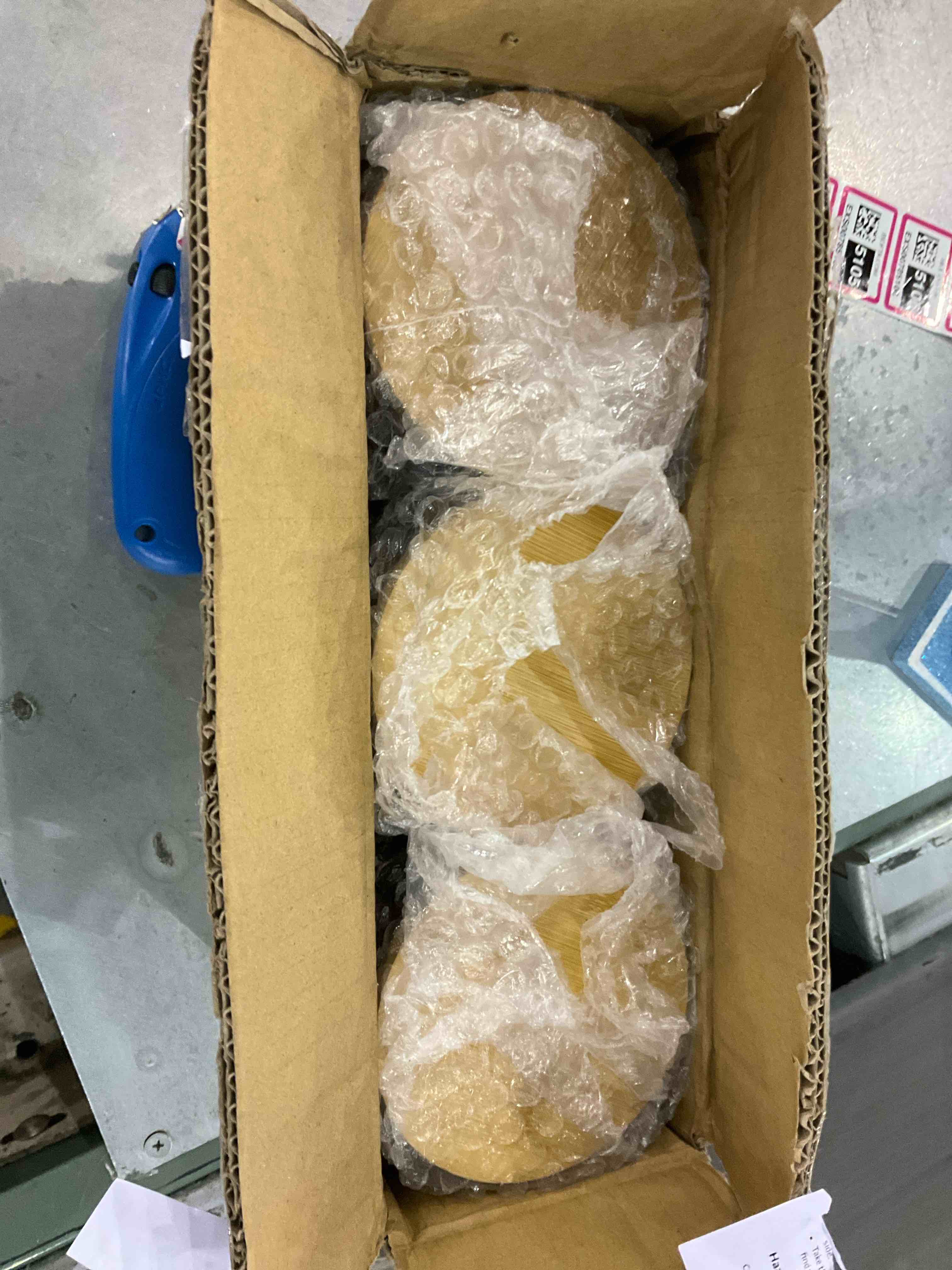 https://s3.amazonaws.com/lotting-images-prod/bidfta/EXS00768092_1701867546959.jpeg