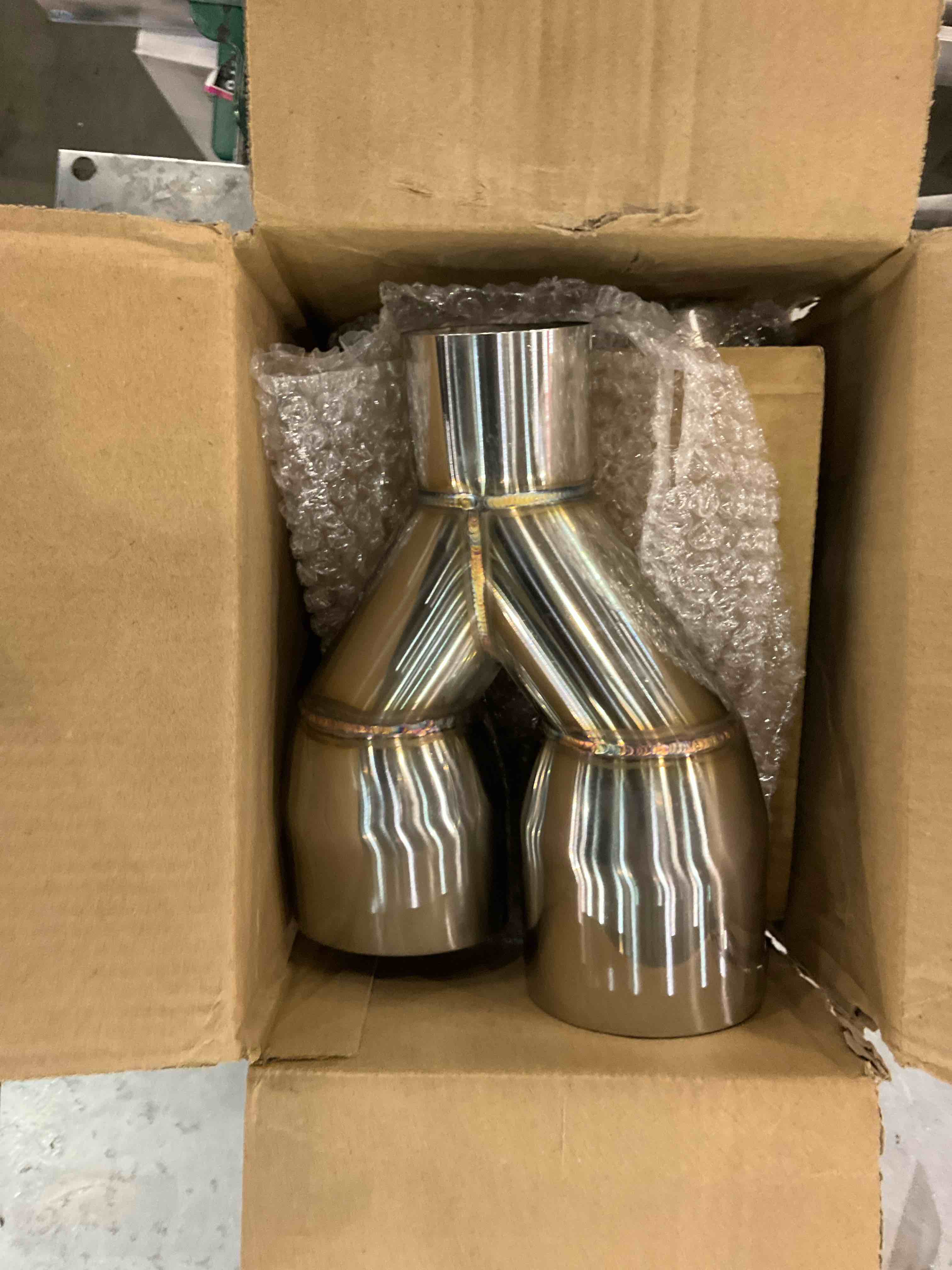 BLACKHORSE-RACING 2.5" in 3.5" Out Exhaust Dual Slant Polished Tip Staggered Stainless Set of 2 Left + Right Exhaust Tip