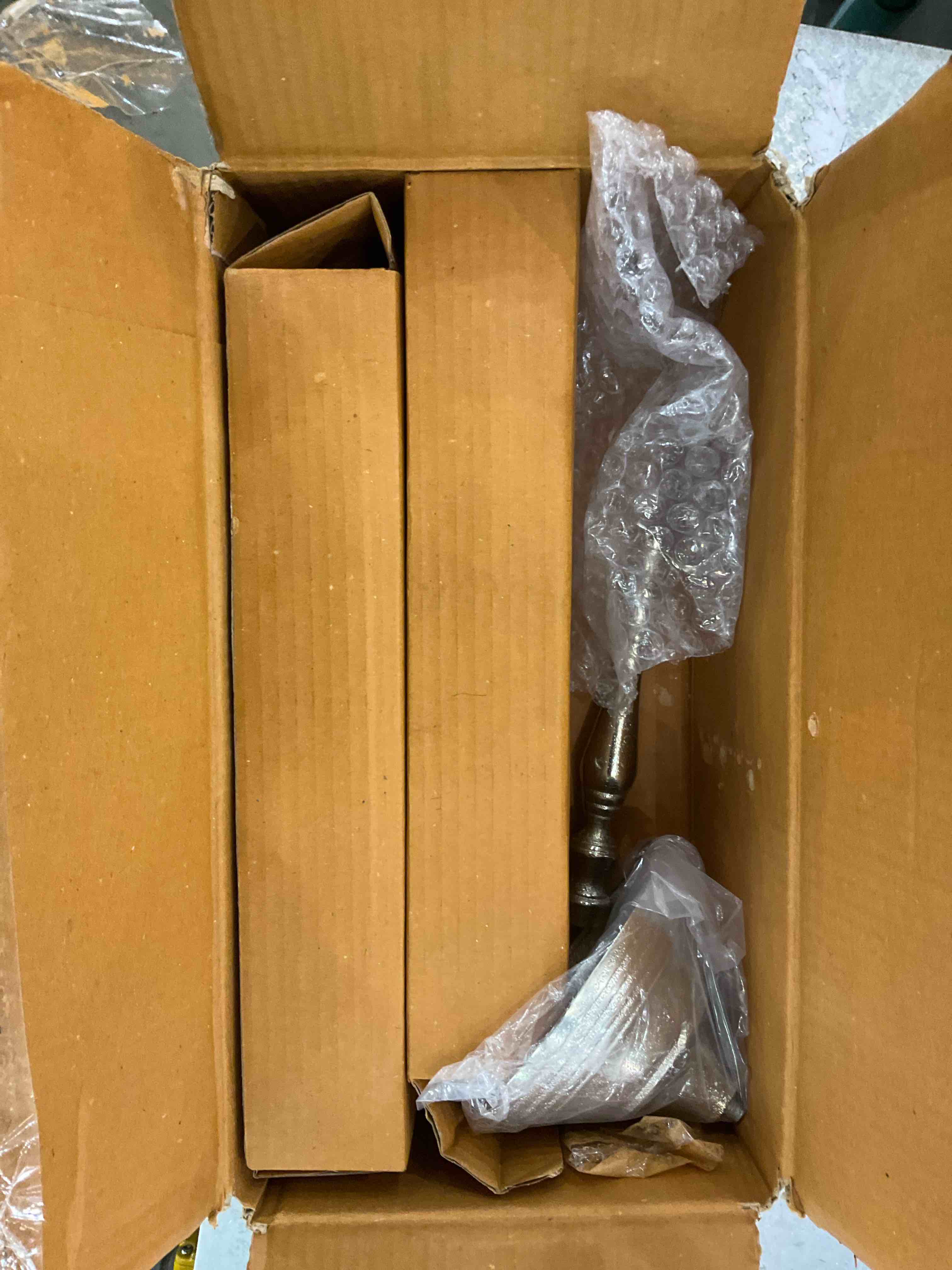 https://s3.amazonaws.com/lotting-images-prod/bidfta/EXS00768336_1702049356587.jpeg