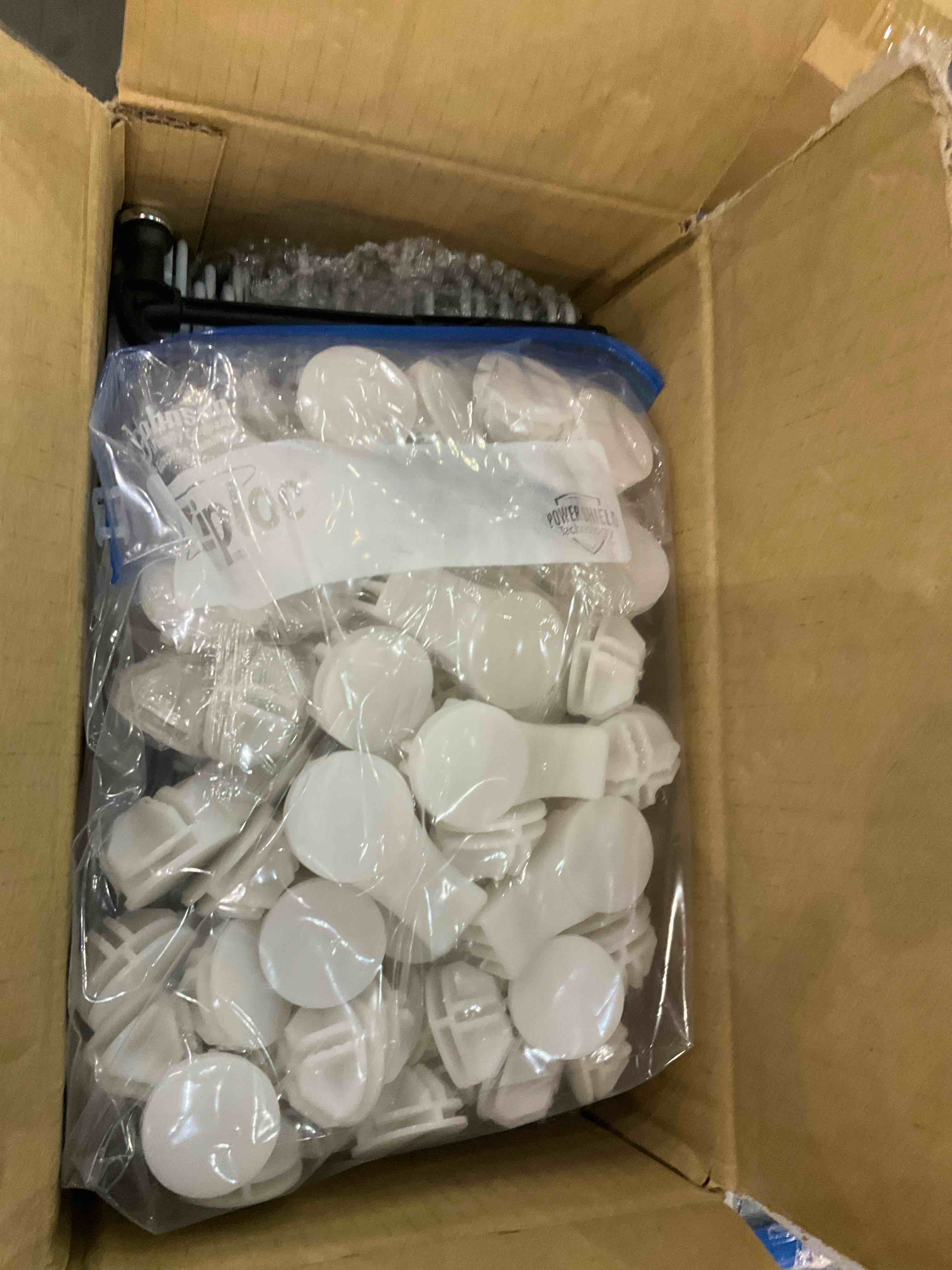 https://s3.amazonaws.com/lotting-images-prod/bidfta/EXS00768669_1700657758812.jpeg