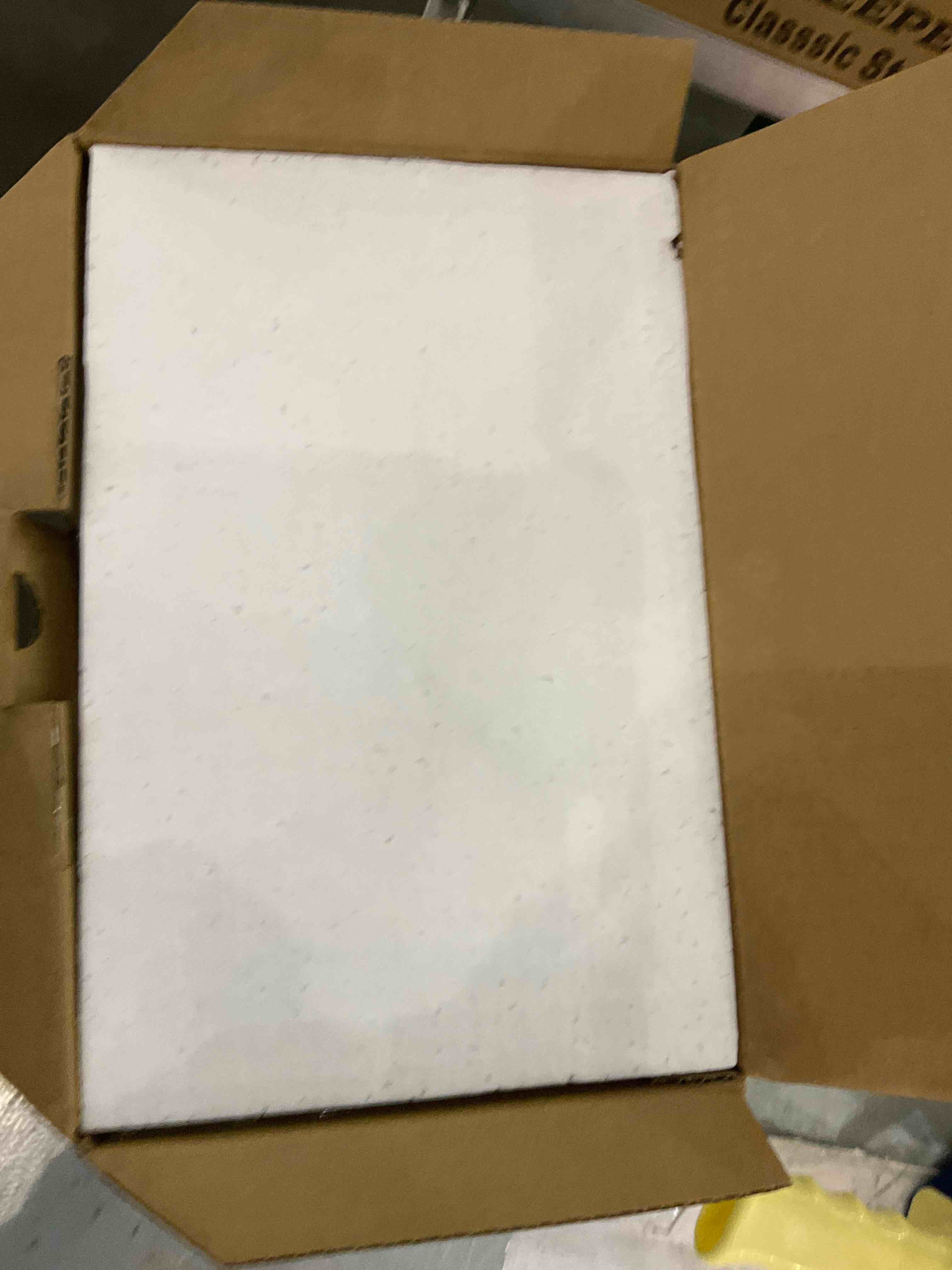 https://s3.amazonaws.com/lotting-images-prod/bidfta/EXS00768806_1700668478494.jpeg