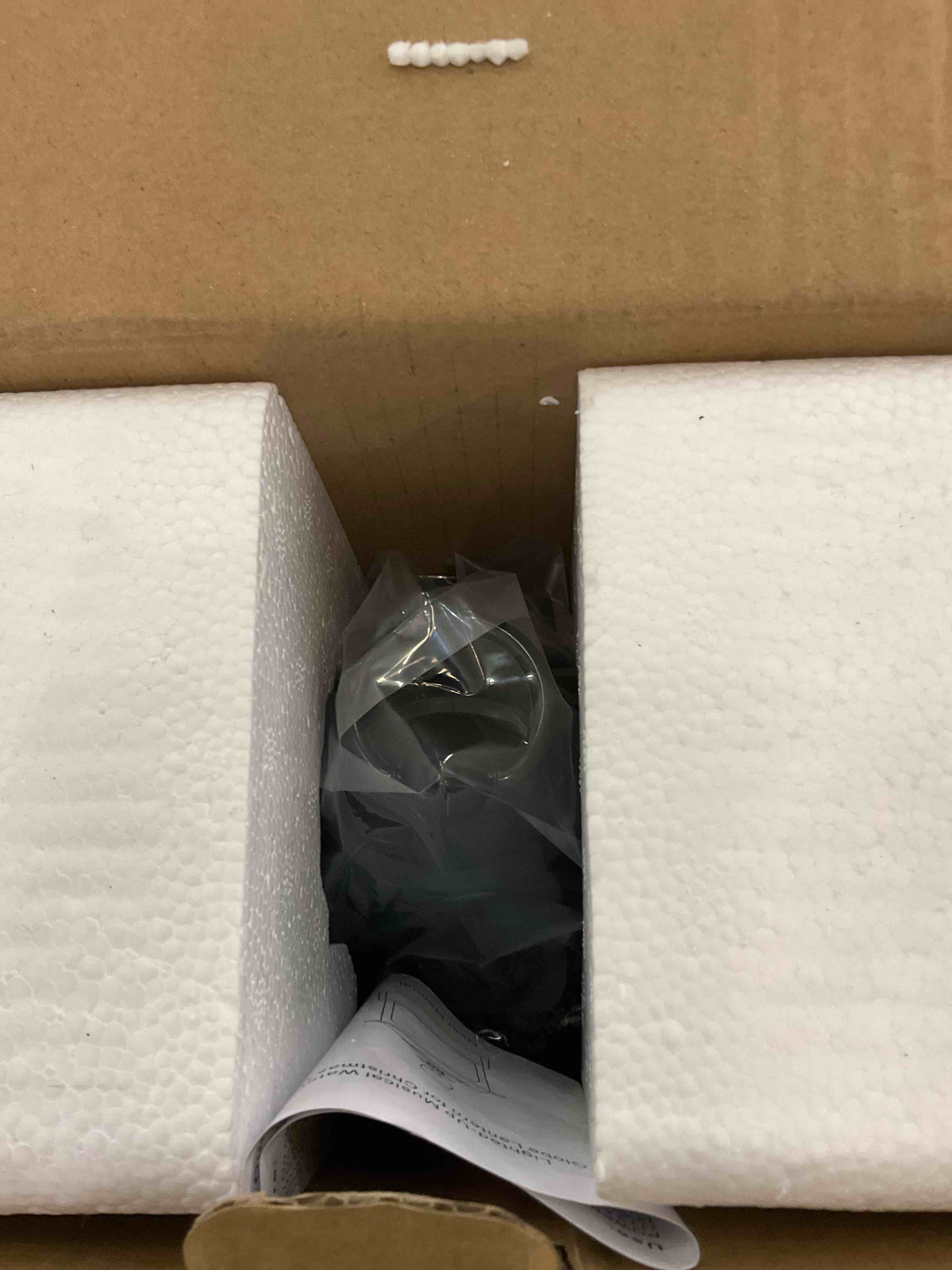 https://s3.amazonaws.com/lotting-images-prod/bidfta/EXS00768999_1701108860232.jpeg