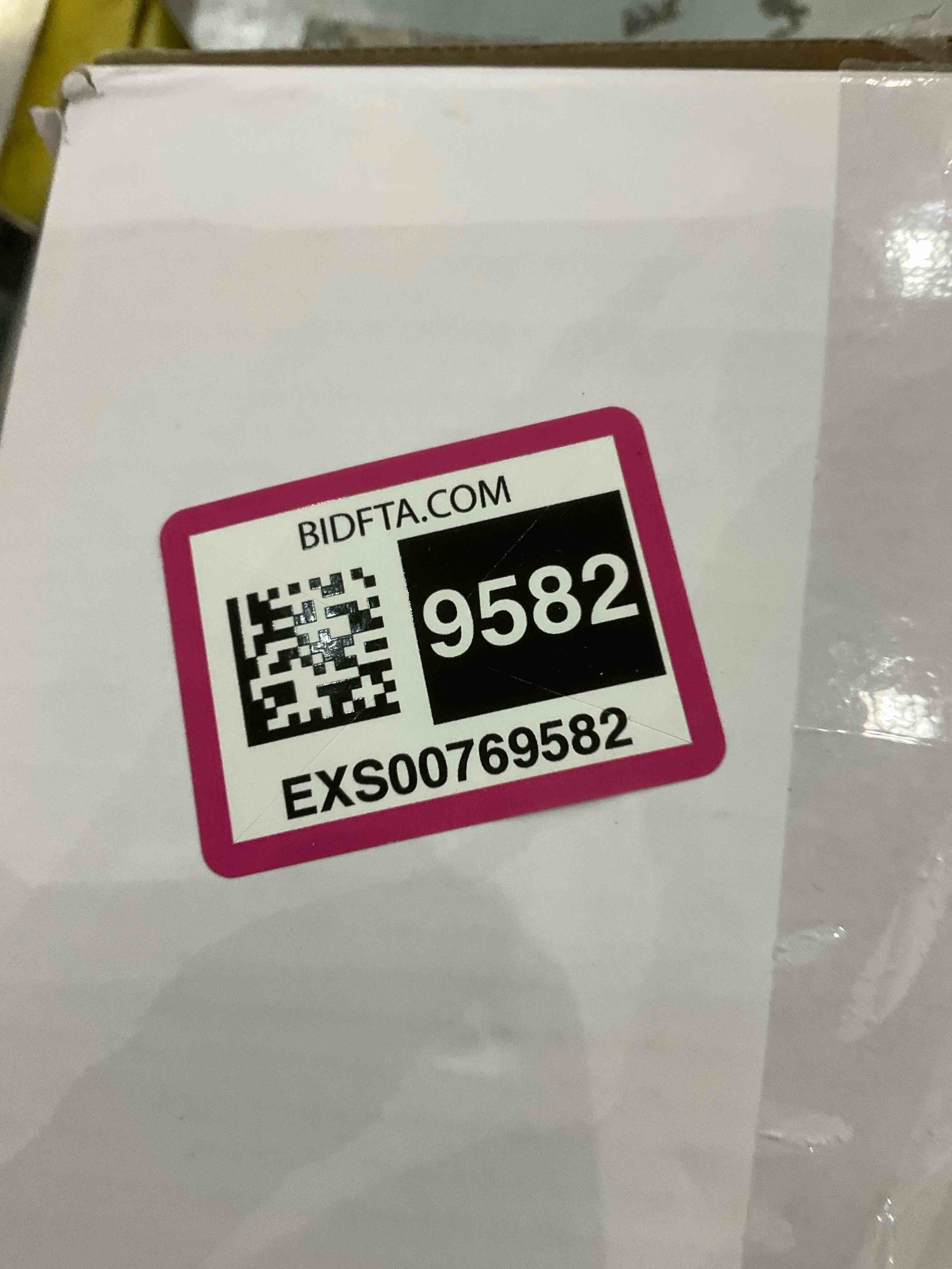 https://s3.amazonaws.com/lotting-images-prod/bidfta/EXS00769582_1705066596990.jpeg